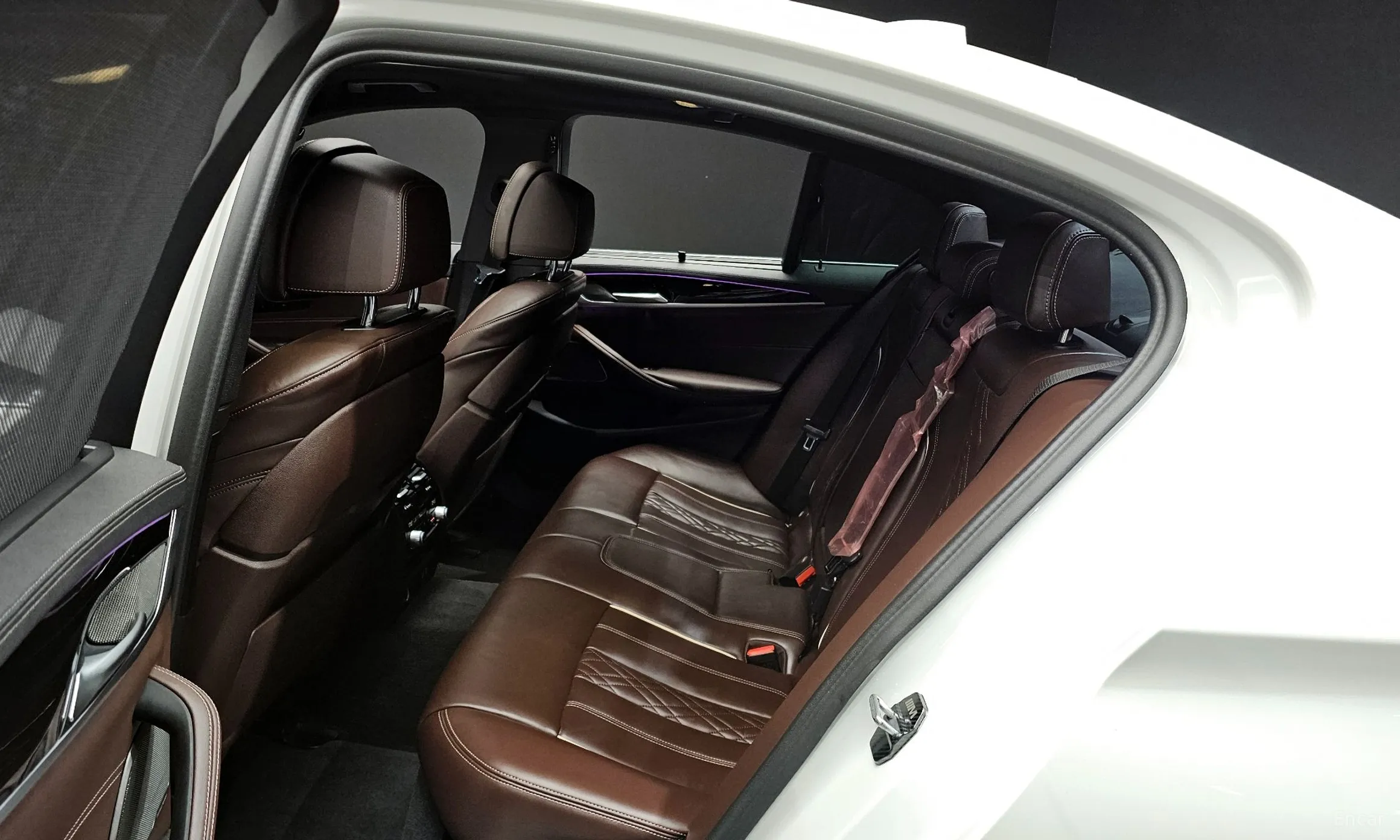 BMW 5 Series (G30) превью 12