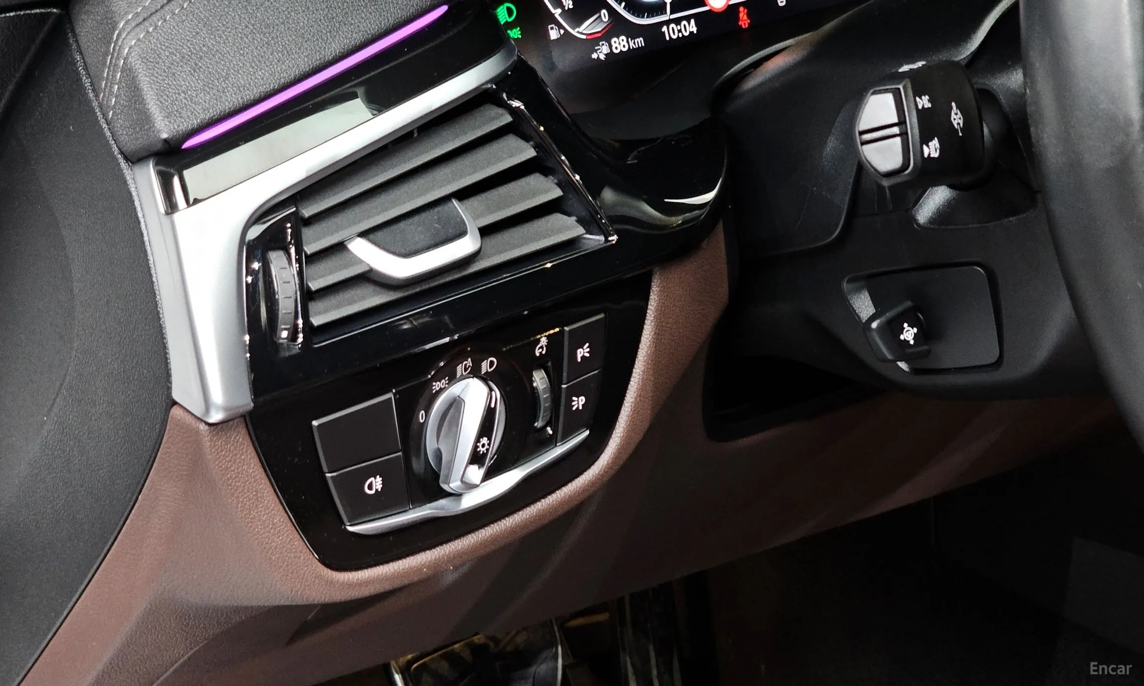 BMW 5 Series (G30) превью 14