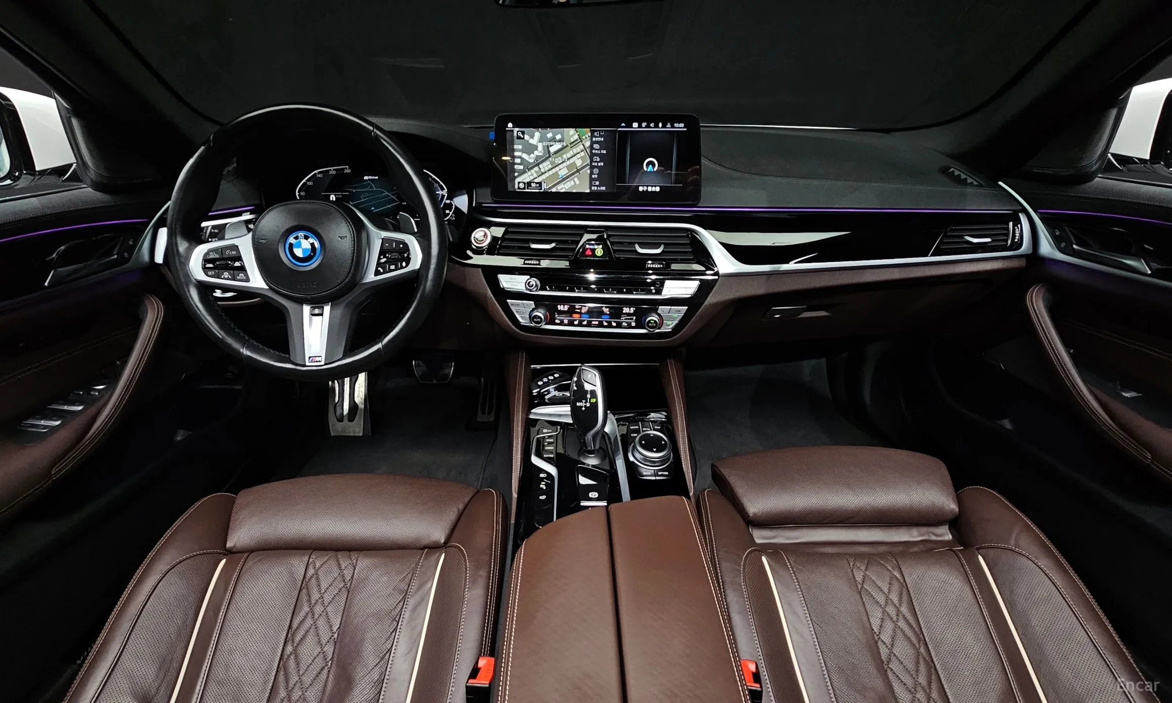 BMW 5 Series (G30) превью 7