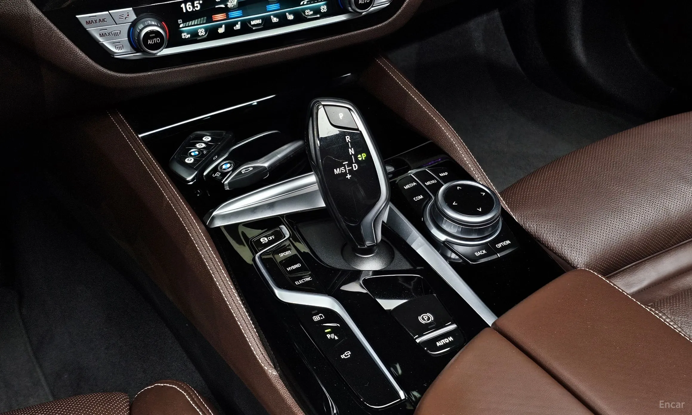 BMW 5 Series (G30) превью 9