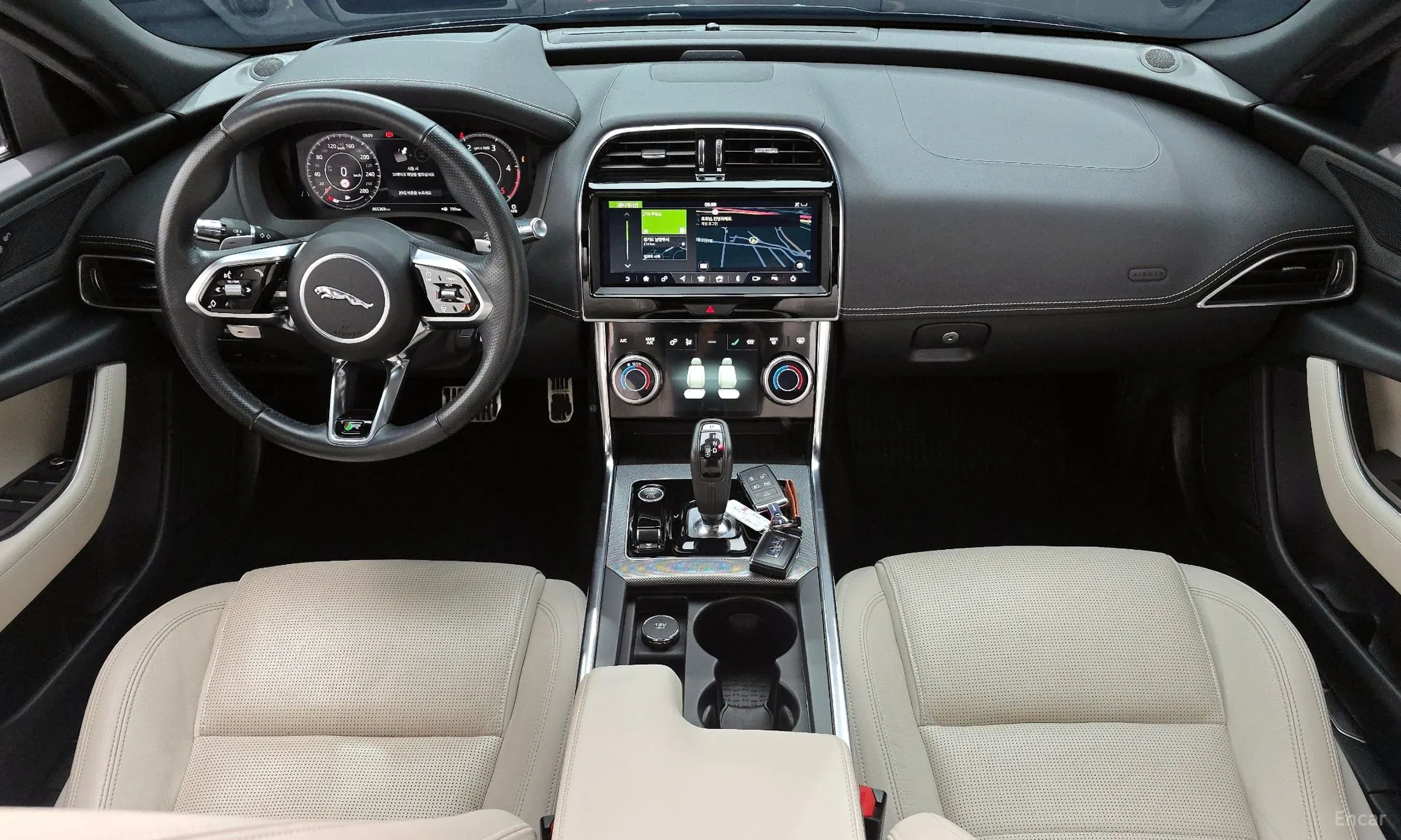 Jaguar XE превью 7