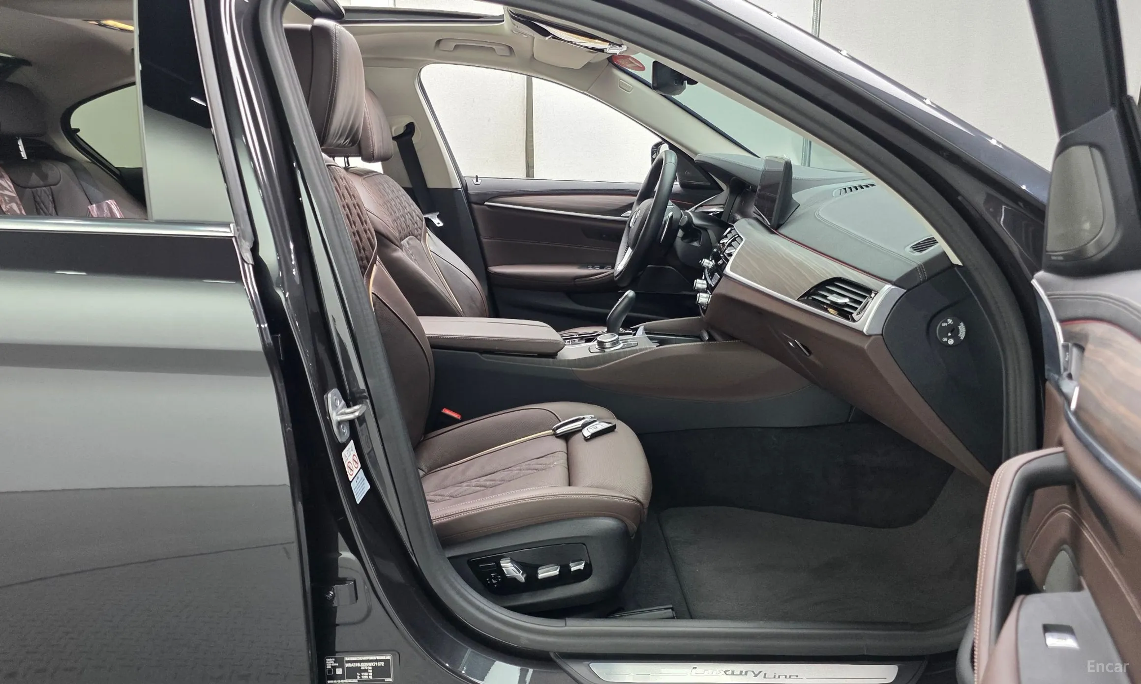 BMW 5 Series (G30) превью 11