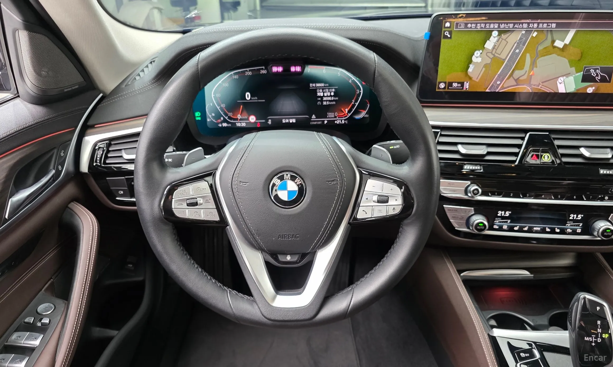BMW 5 Series (G30) превью 13