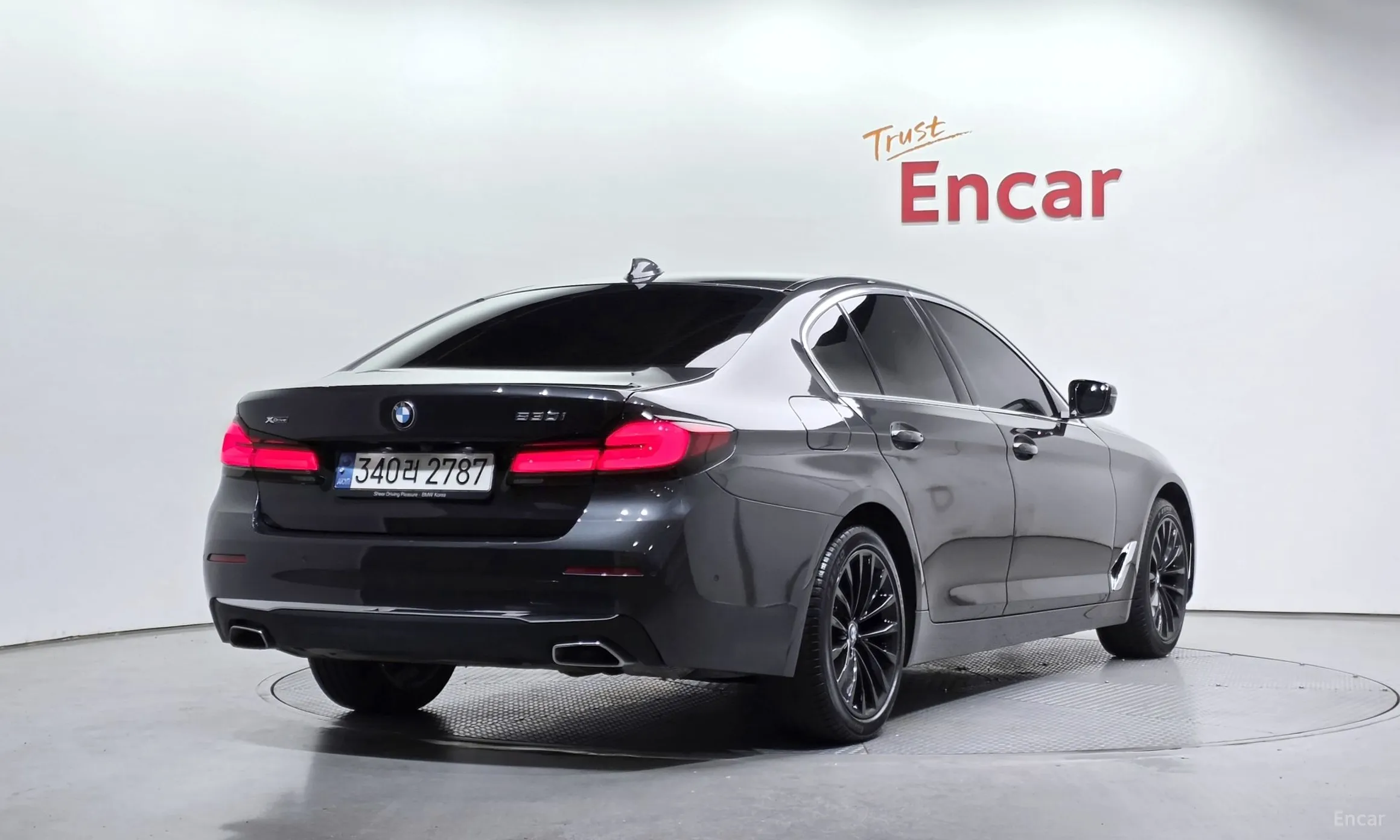 BMW 5 Series (G30) превью 2