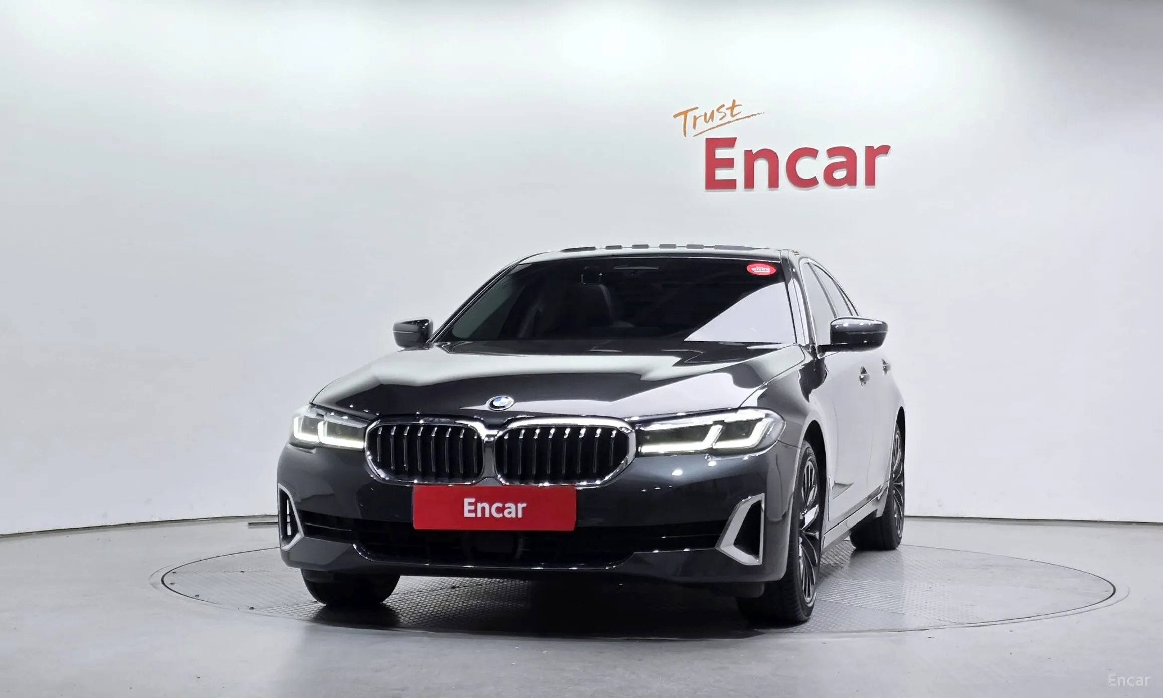 BMW 5 Series (G30) превью 3