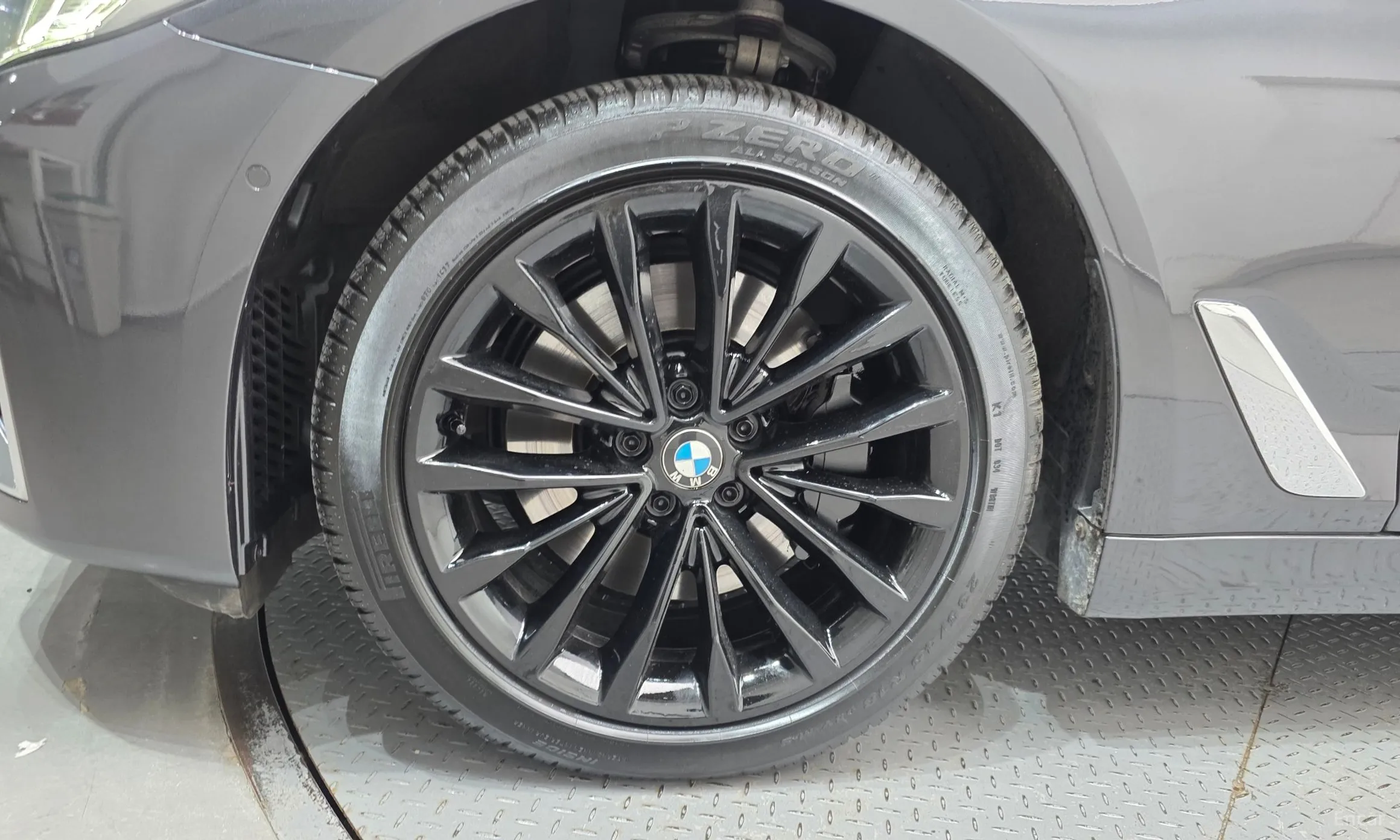 BMW 5 Series (G30) превью 5