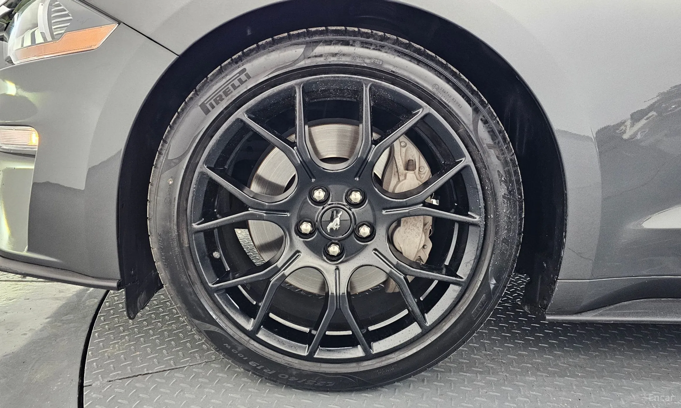 Ford Mustang превью 12