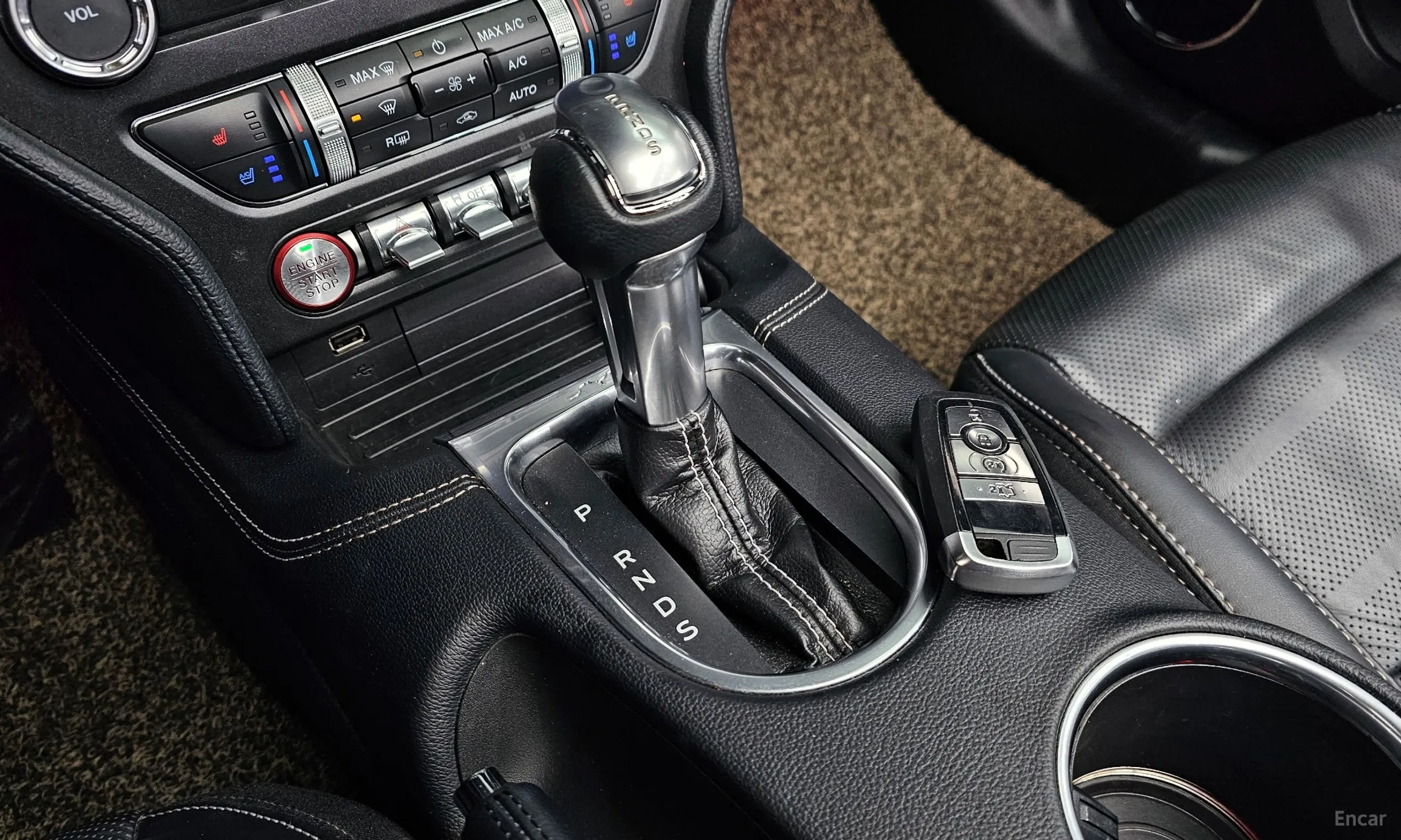Ford Mustang превью 13