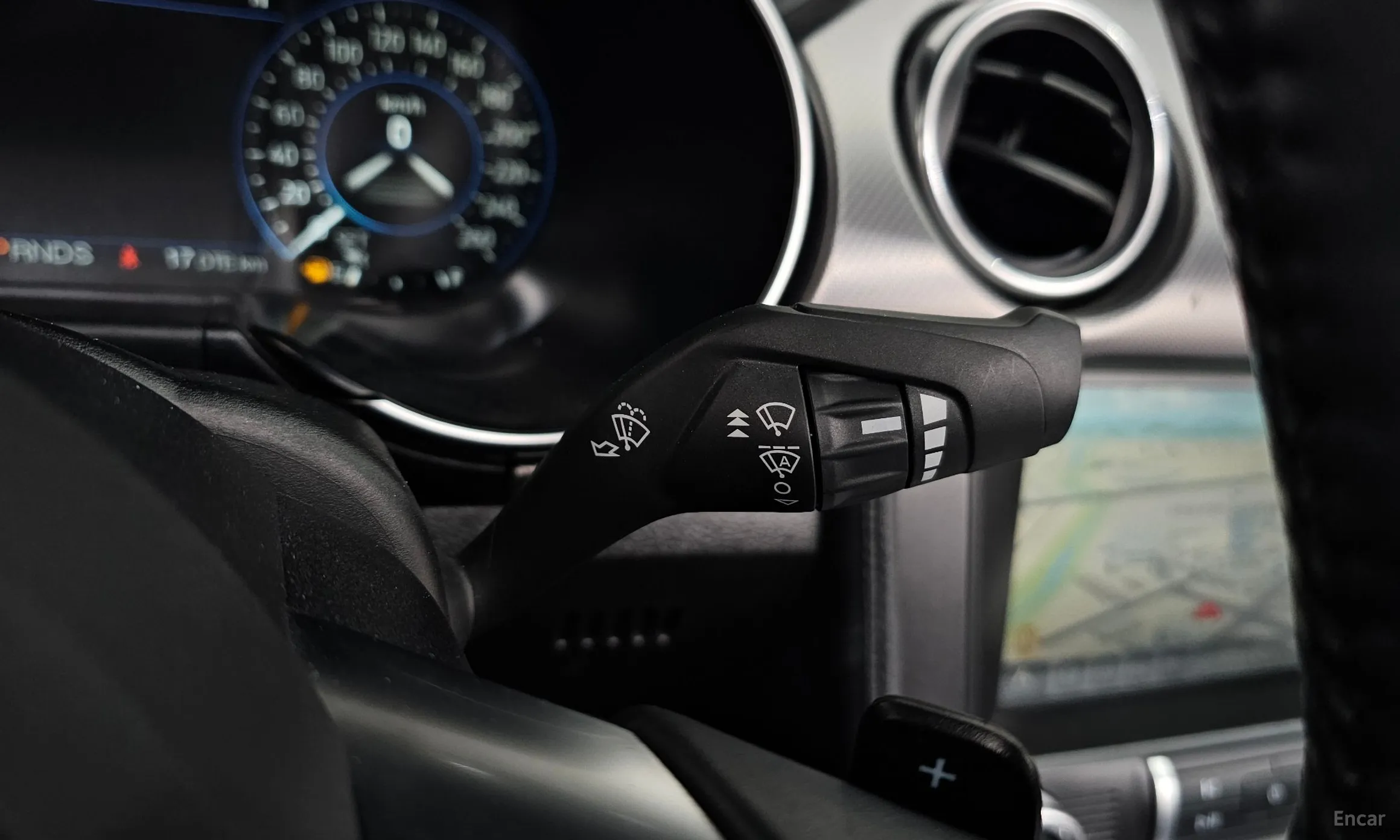 Ford Mustang превью 14