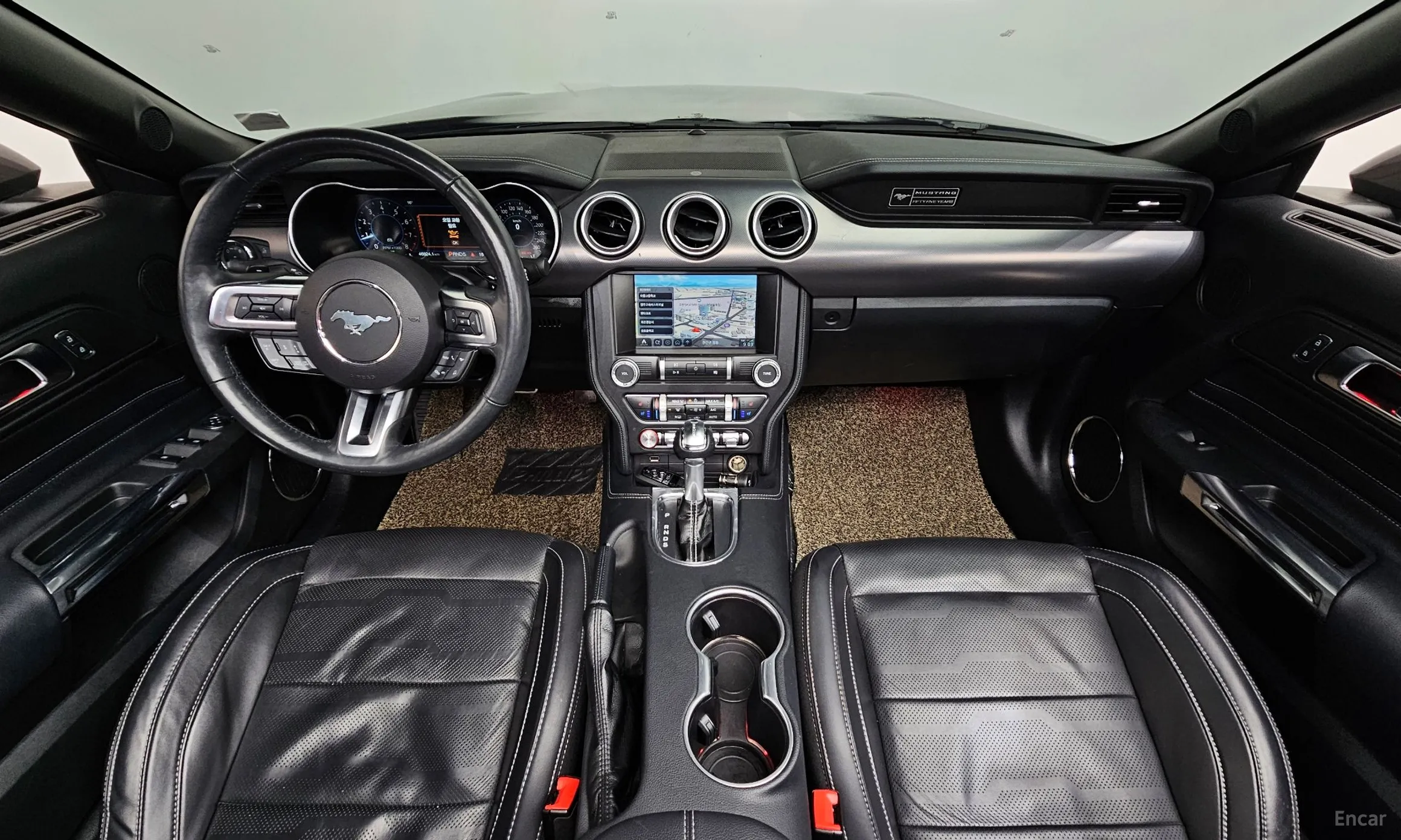 Ford Mustang превью 19