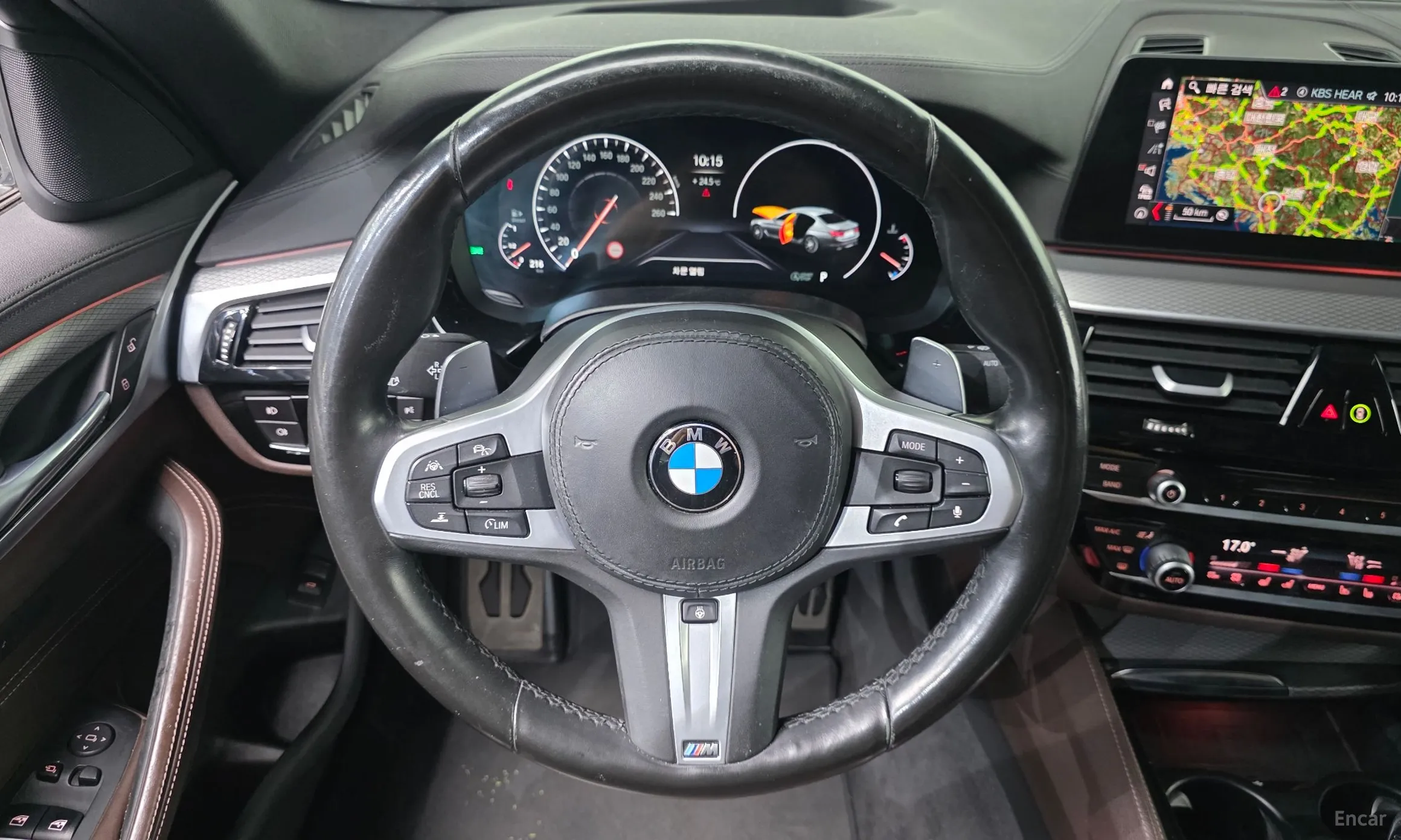 BMW 5 Series (G30) превью 12