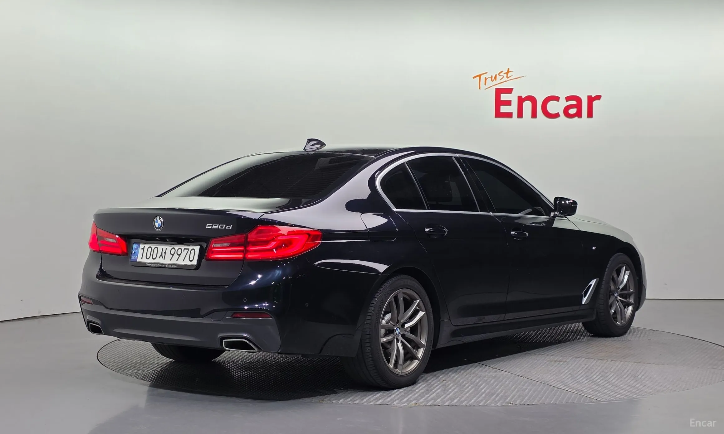 BMW 5 Series (G30) превью 2