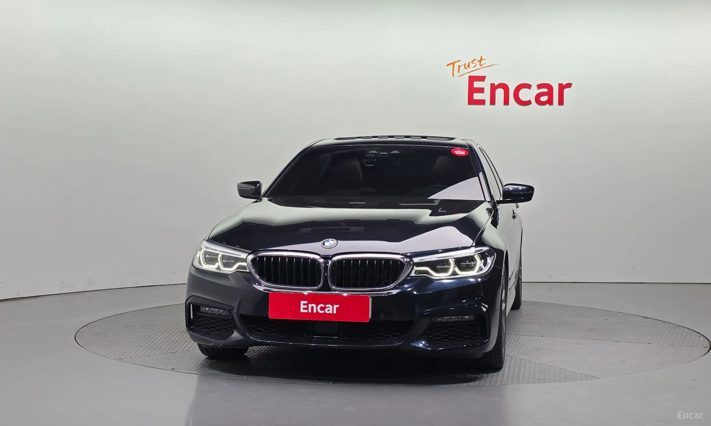 BMW 5 Series (G30) превью 3