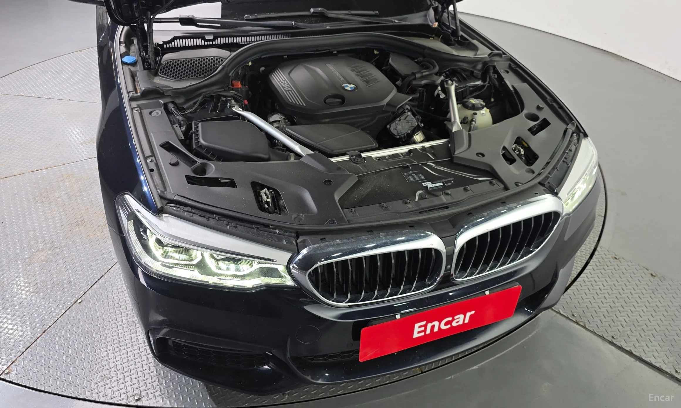 BMW 5 Series (G30) превью 6