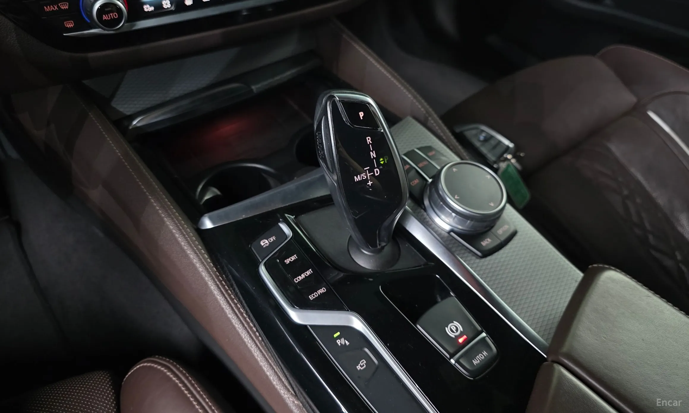BMW 5 Series (G30) превью 9
