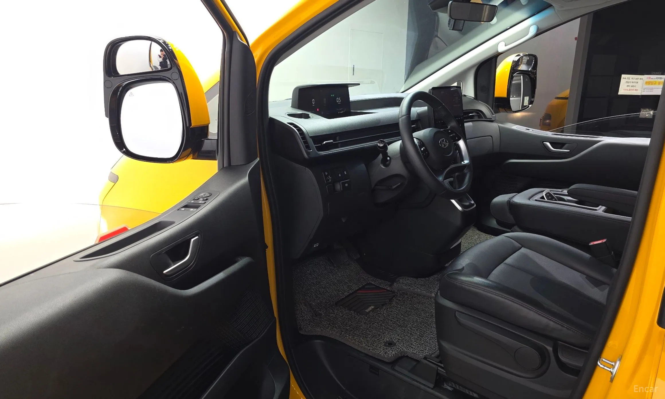 Hyundai Staria превью 10