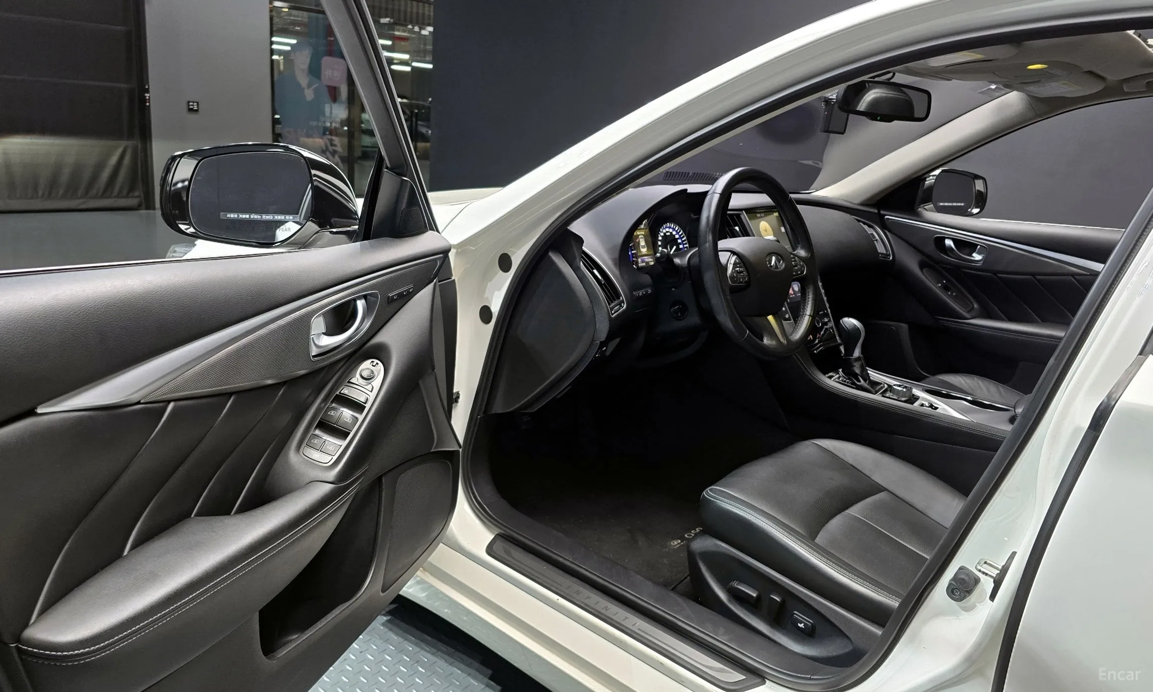 Infiniti Q50 превью 10