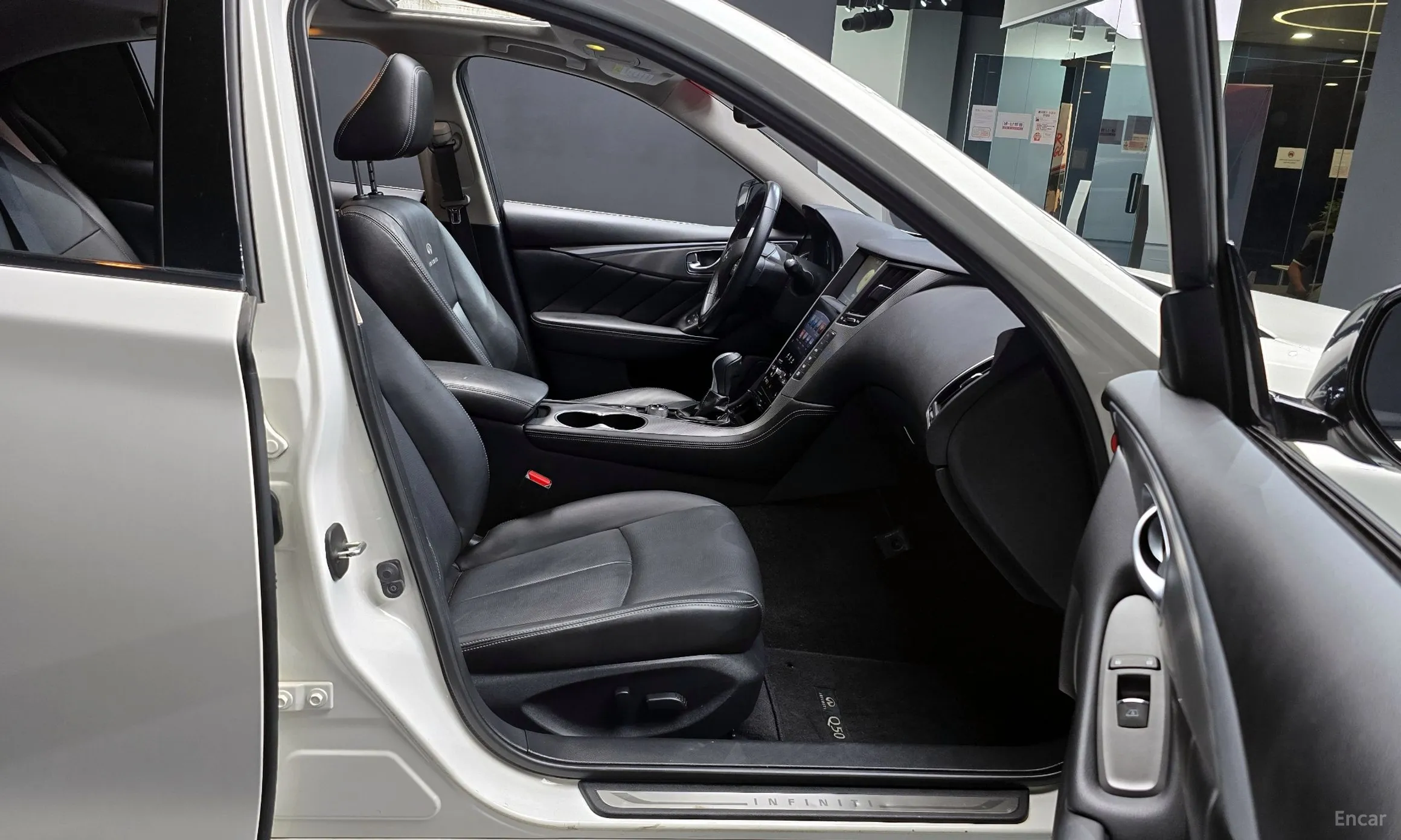 Infiniti Q50 превью 11