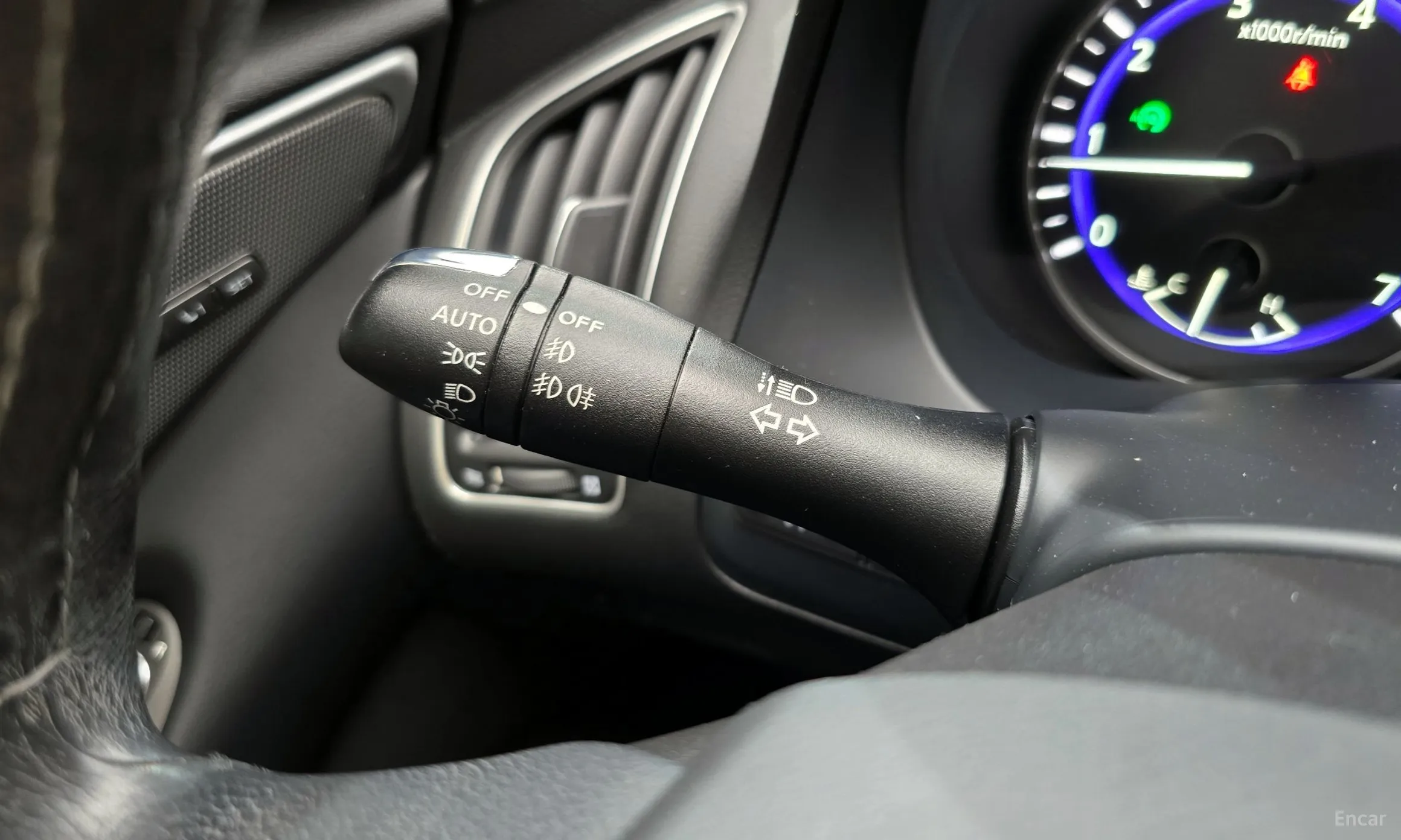 Infiniti Q50 превью 19