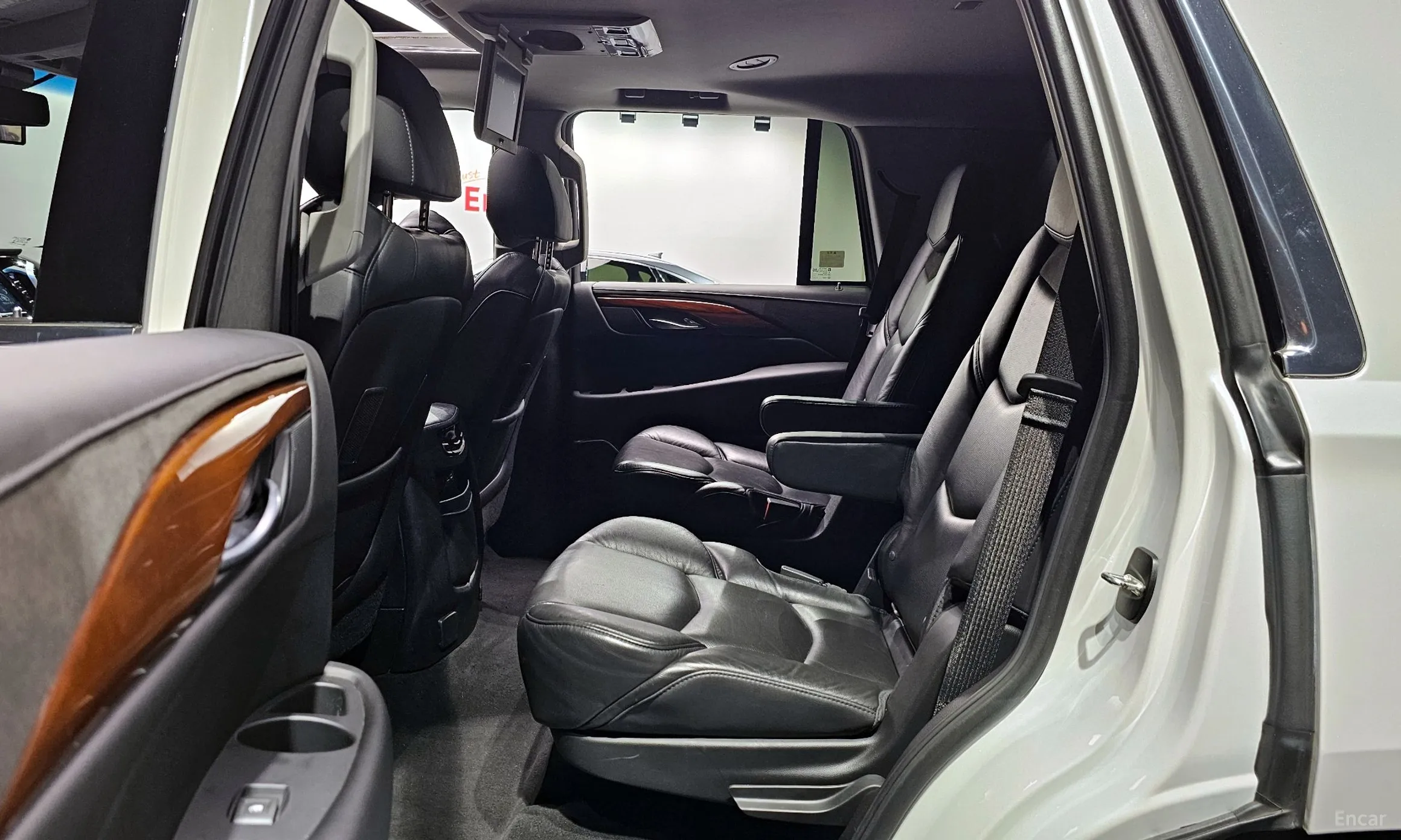 Cadillac Escalade превью 11
