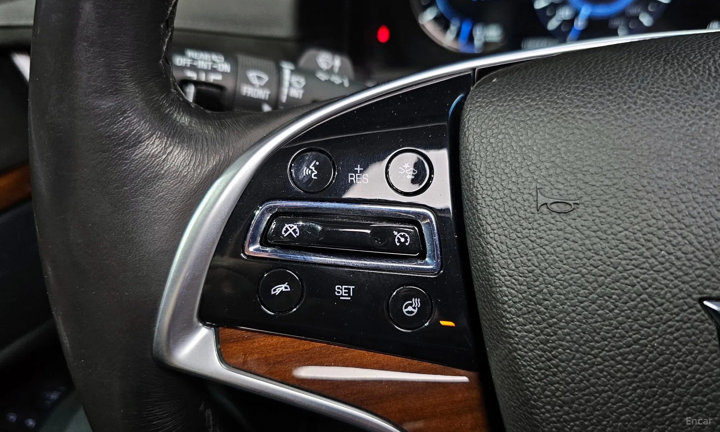 Cadillac Escalade превью 15