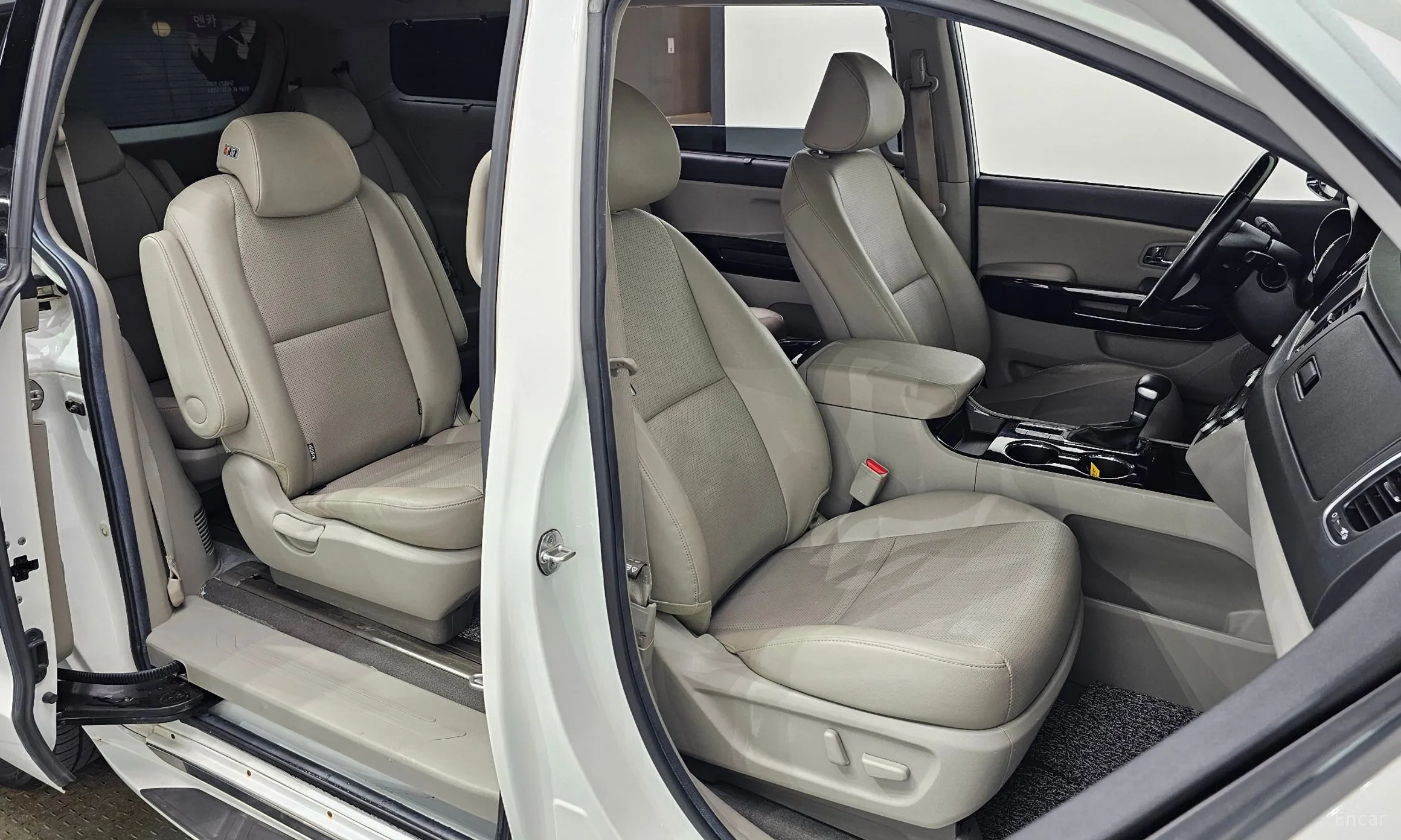 Kia Carnival превью 11