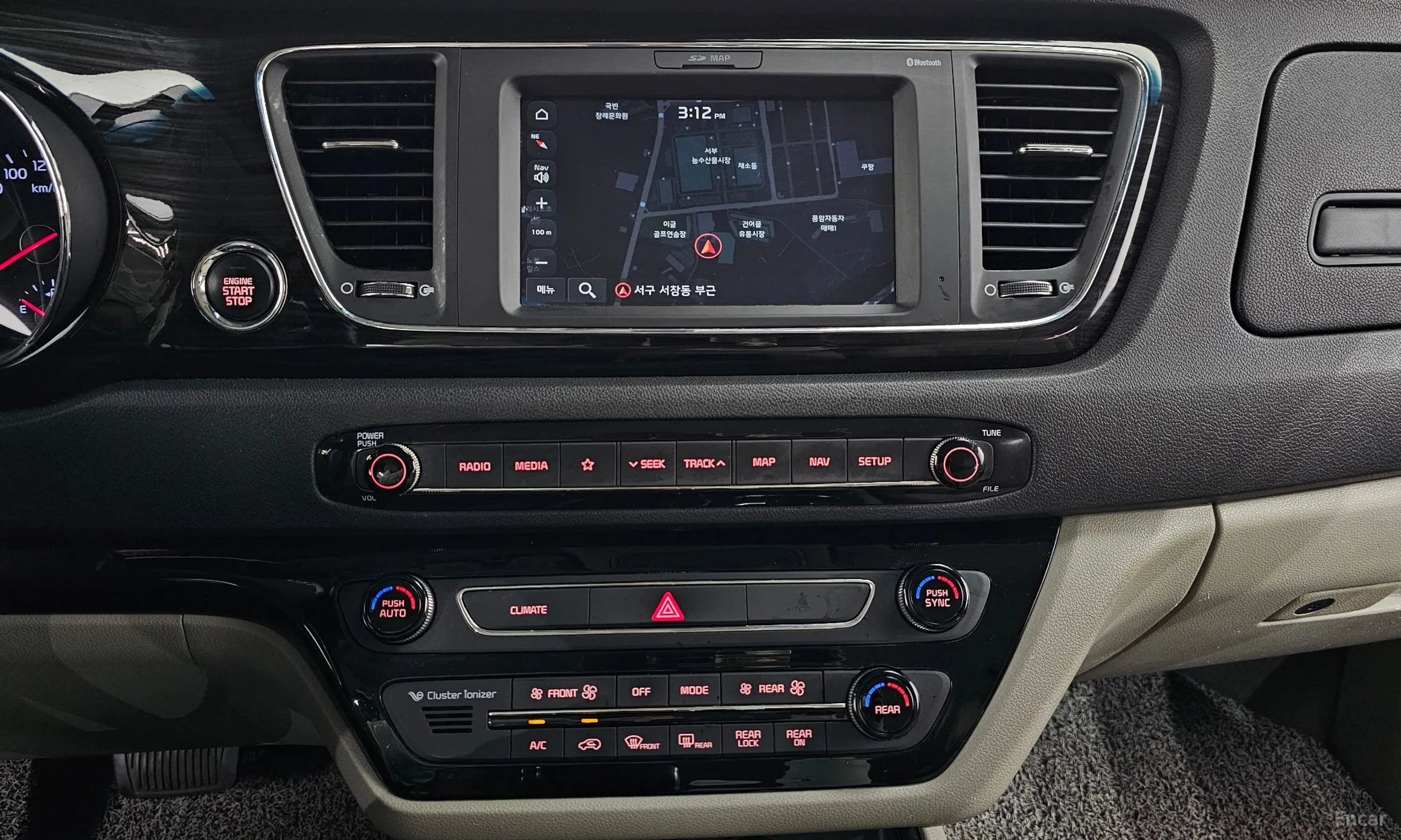 Kia Carnival превью 12