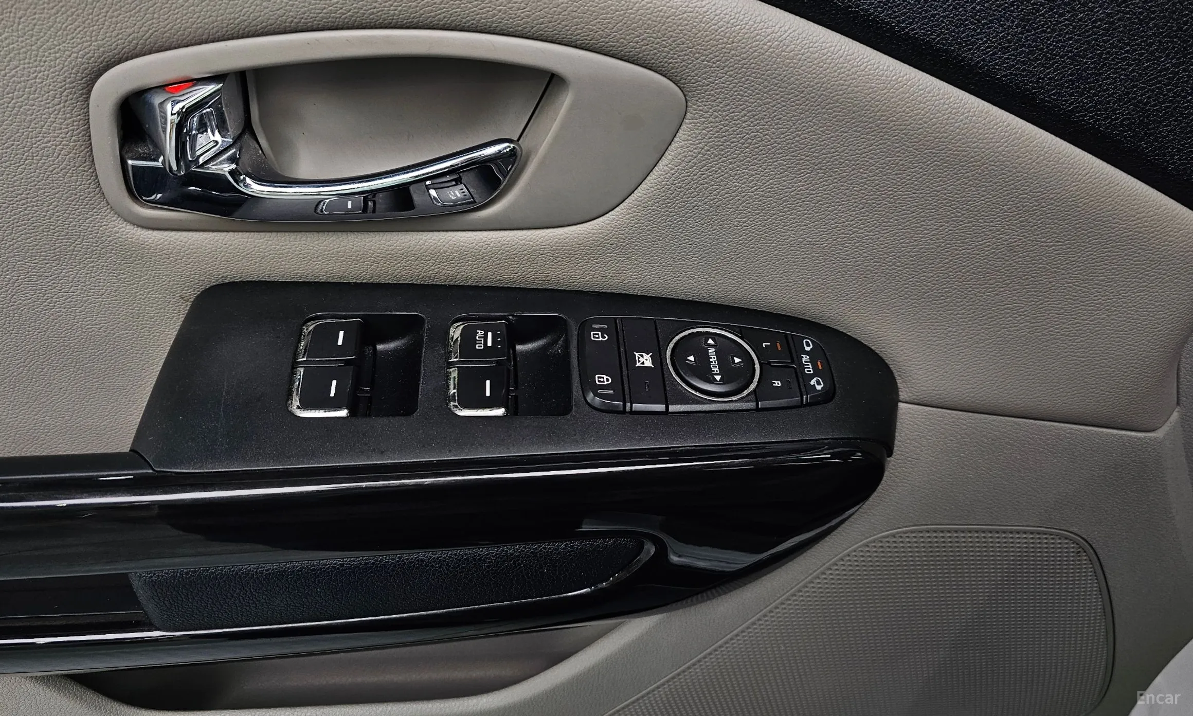 Kia Carnival превью 16