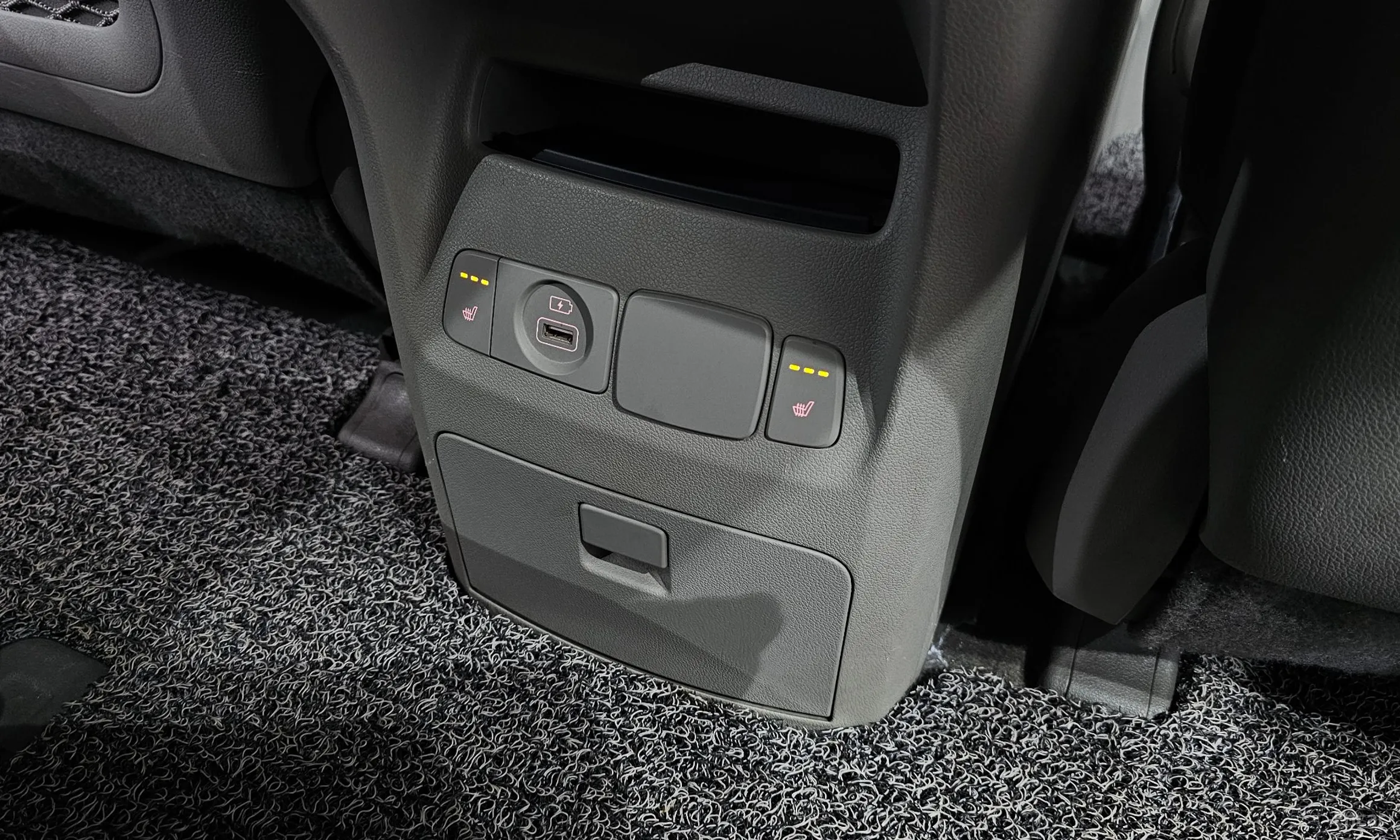 Kia Carnival превью 19