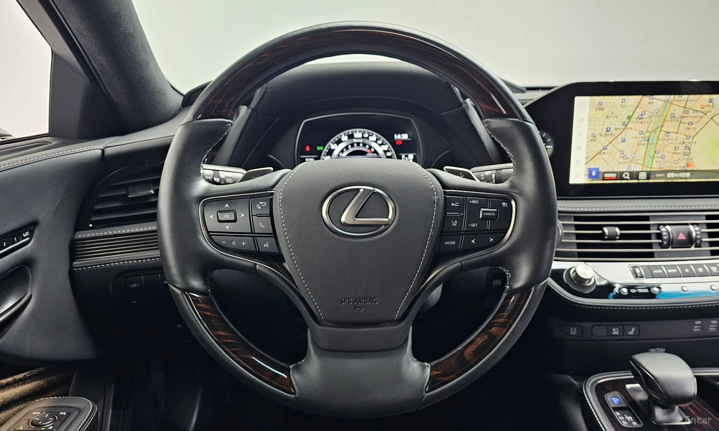Lexus LS500 5th Generation превью 13