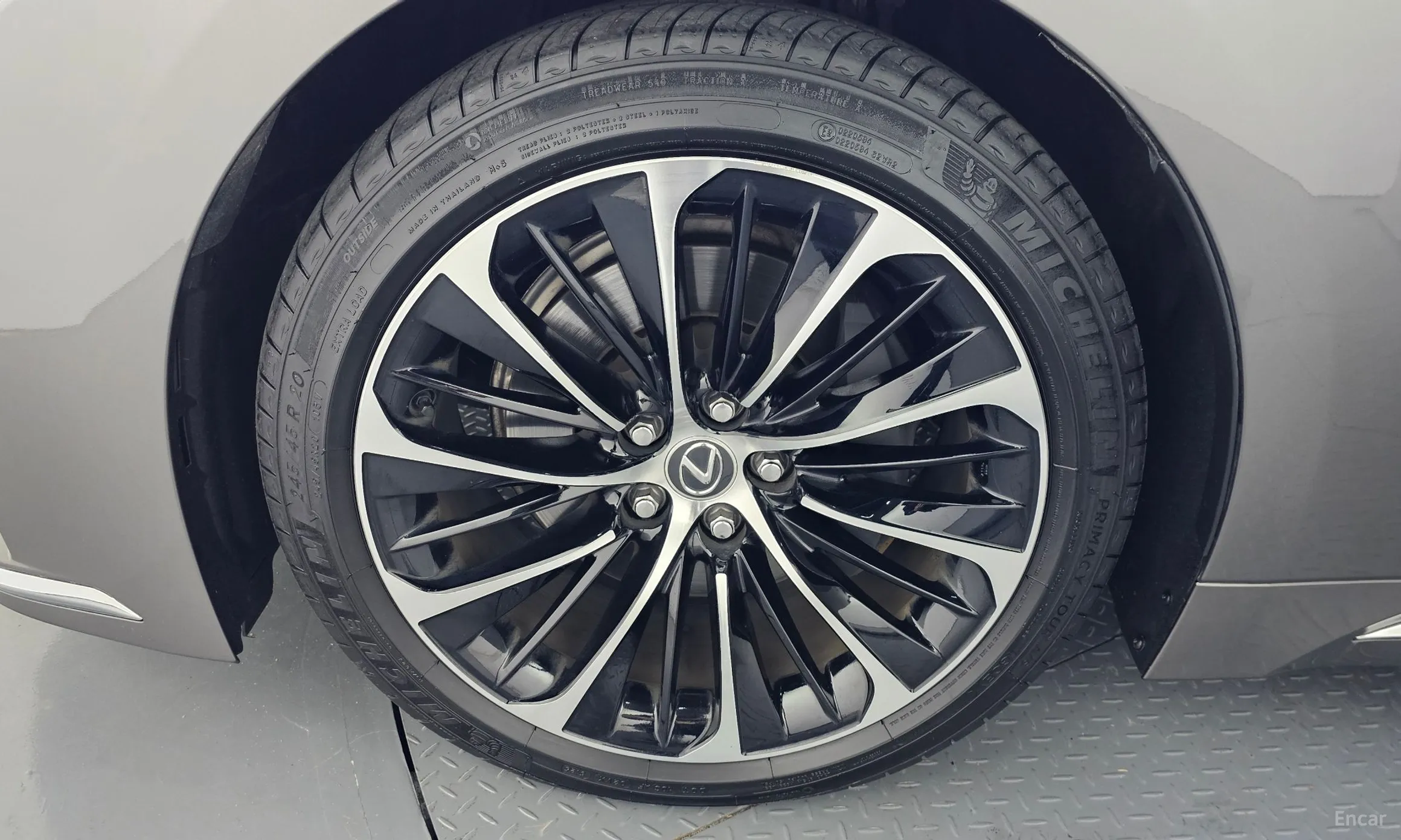 Lexus LS500 5th Generation превью 5