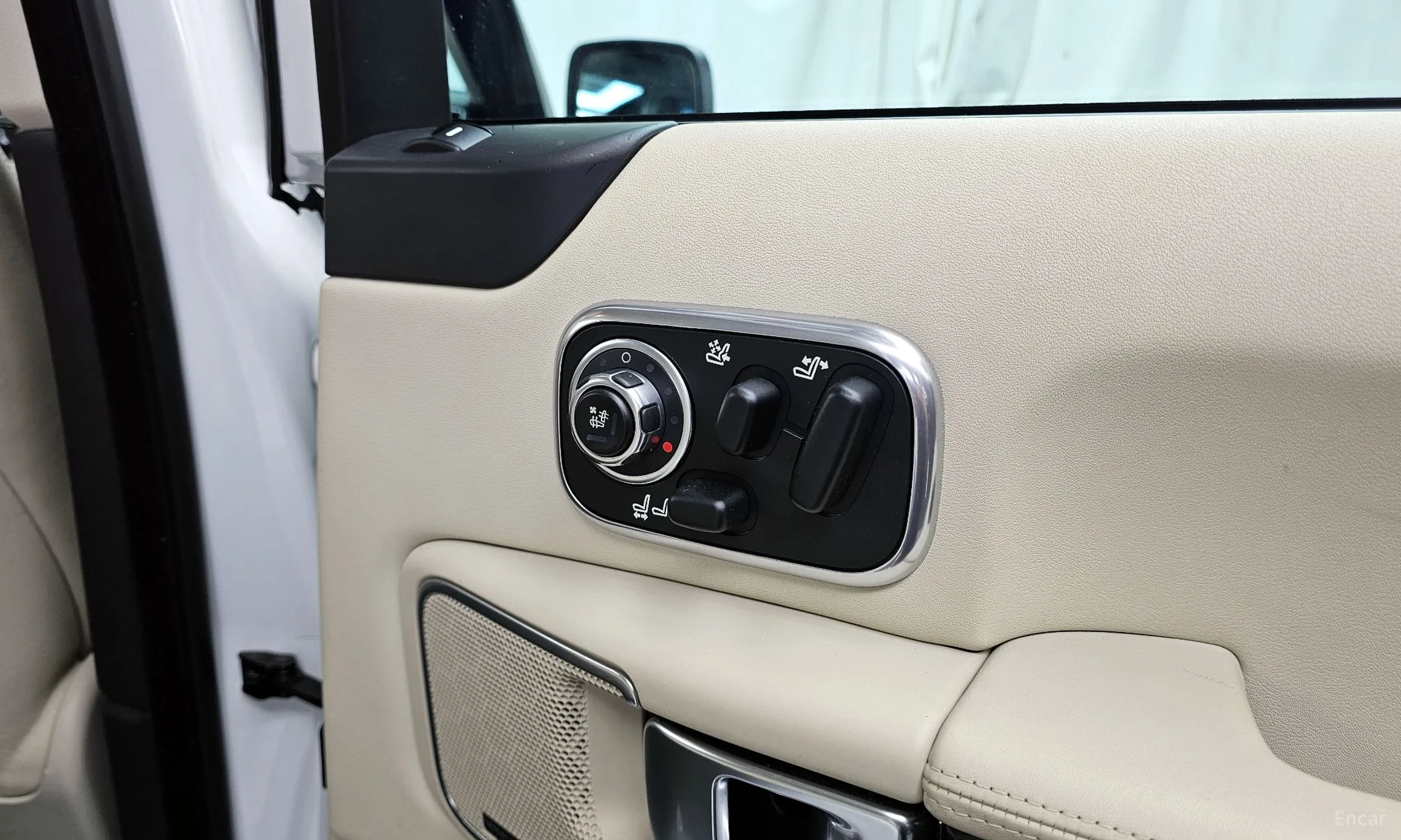 Land Rover Range Rover превью 18