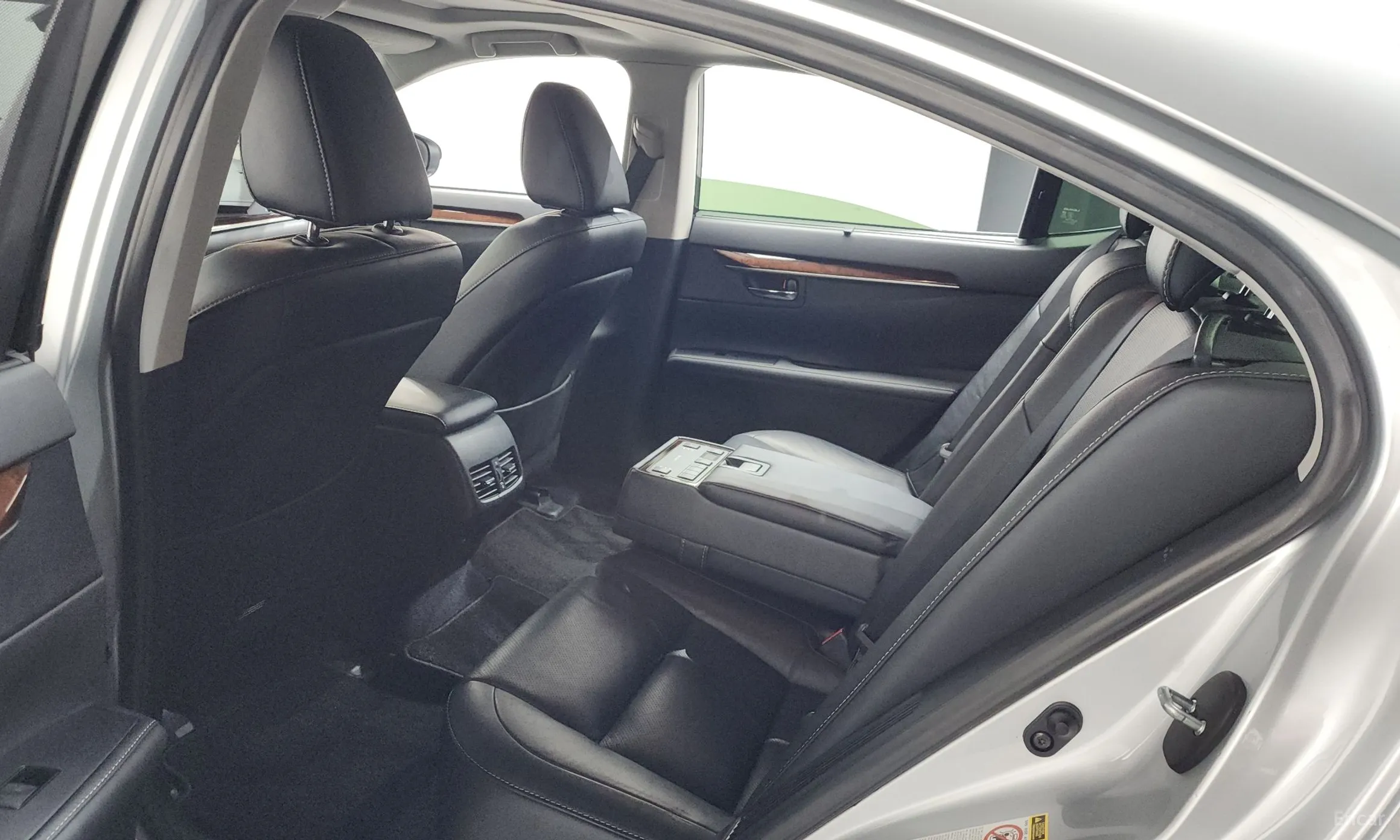 Lexus New ES300h превью 18