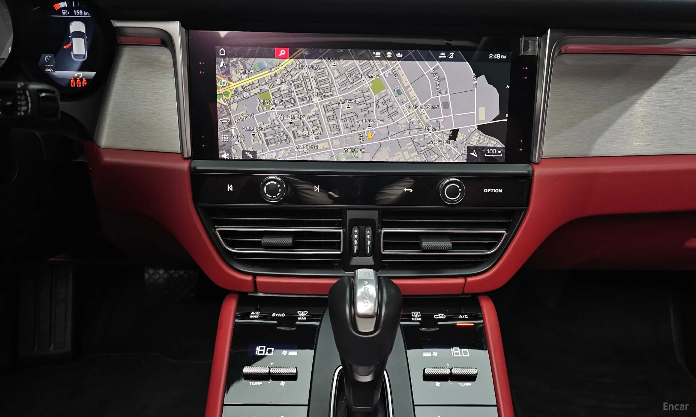 Porsche Macan превью 13