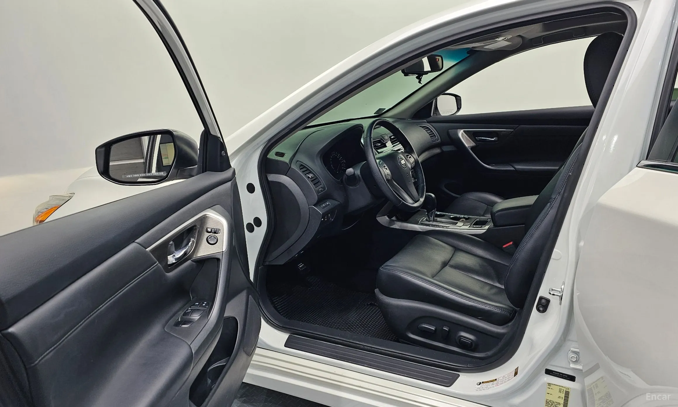 Nissan Altima превью 10
