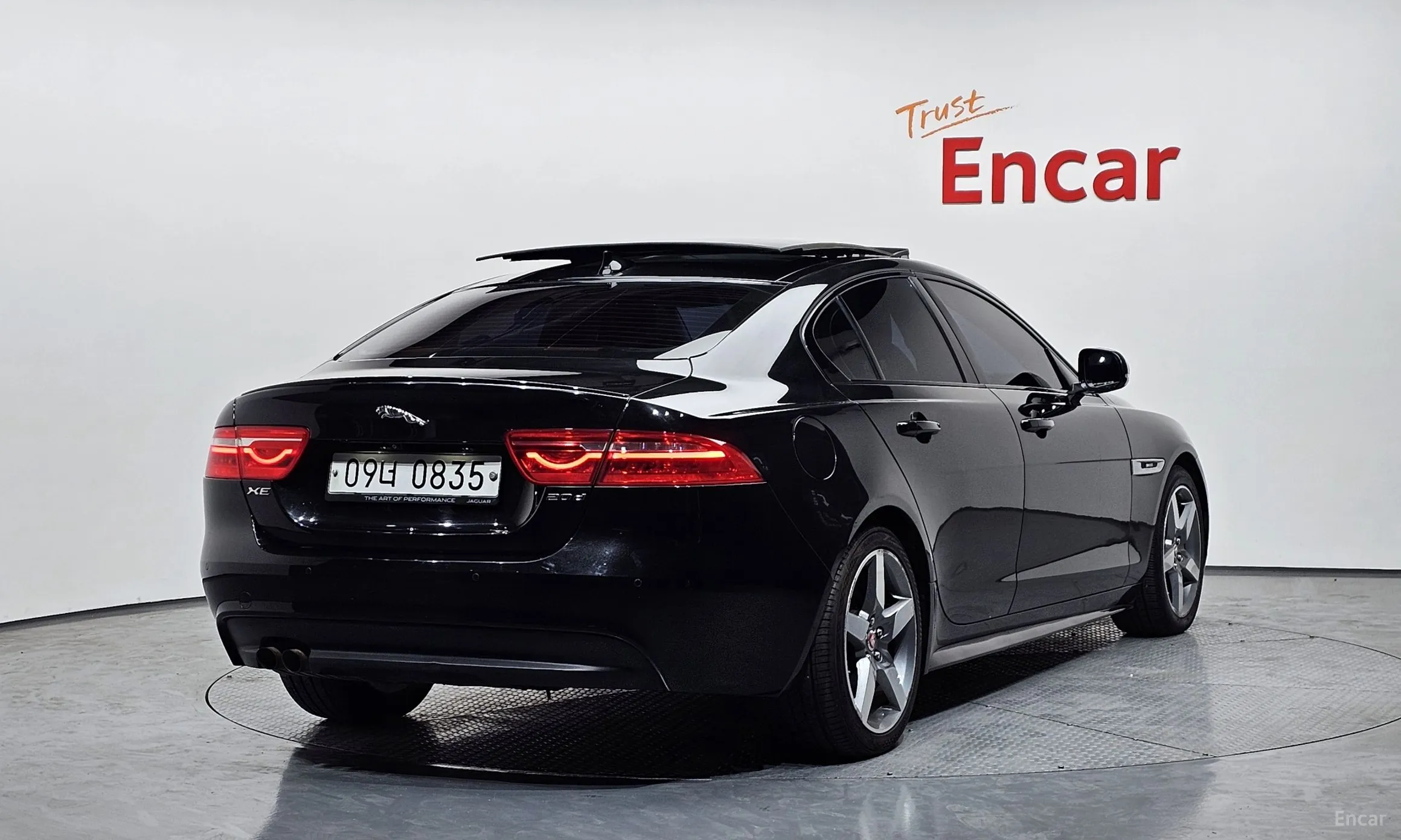 Jaguar XE превью 2