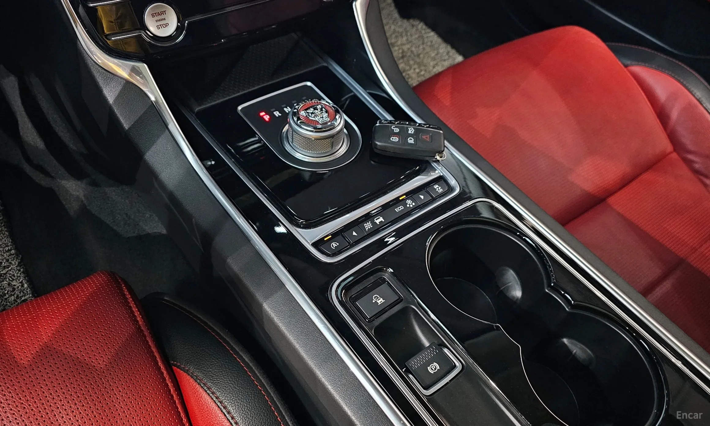 Jaguar XE превью 9