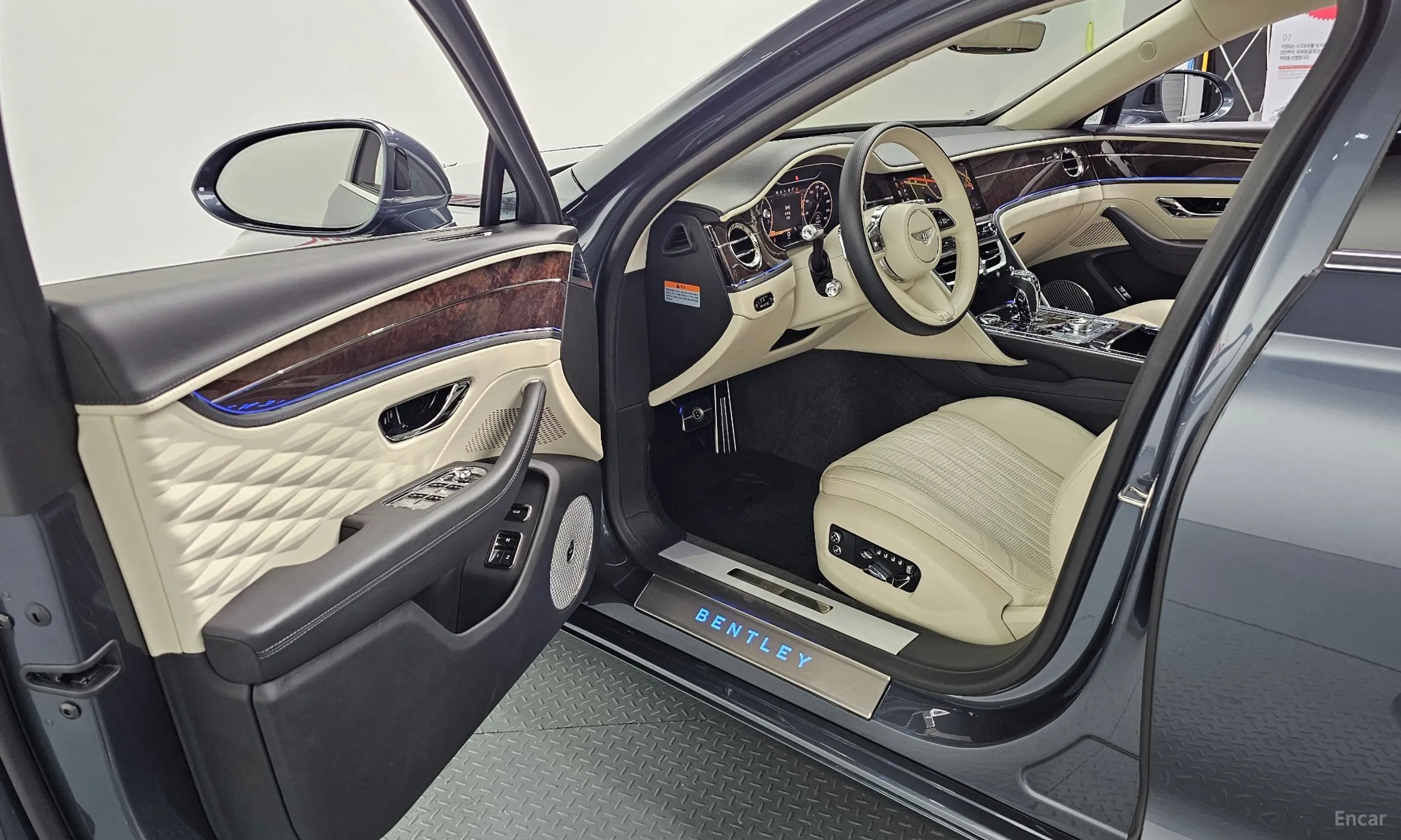 Bentley Flying Spur 3rd Generation превью 10