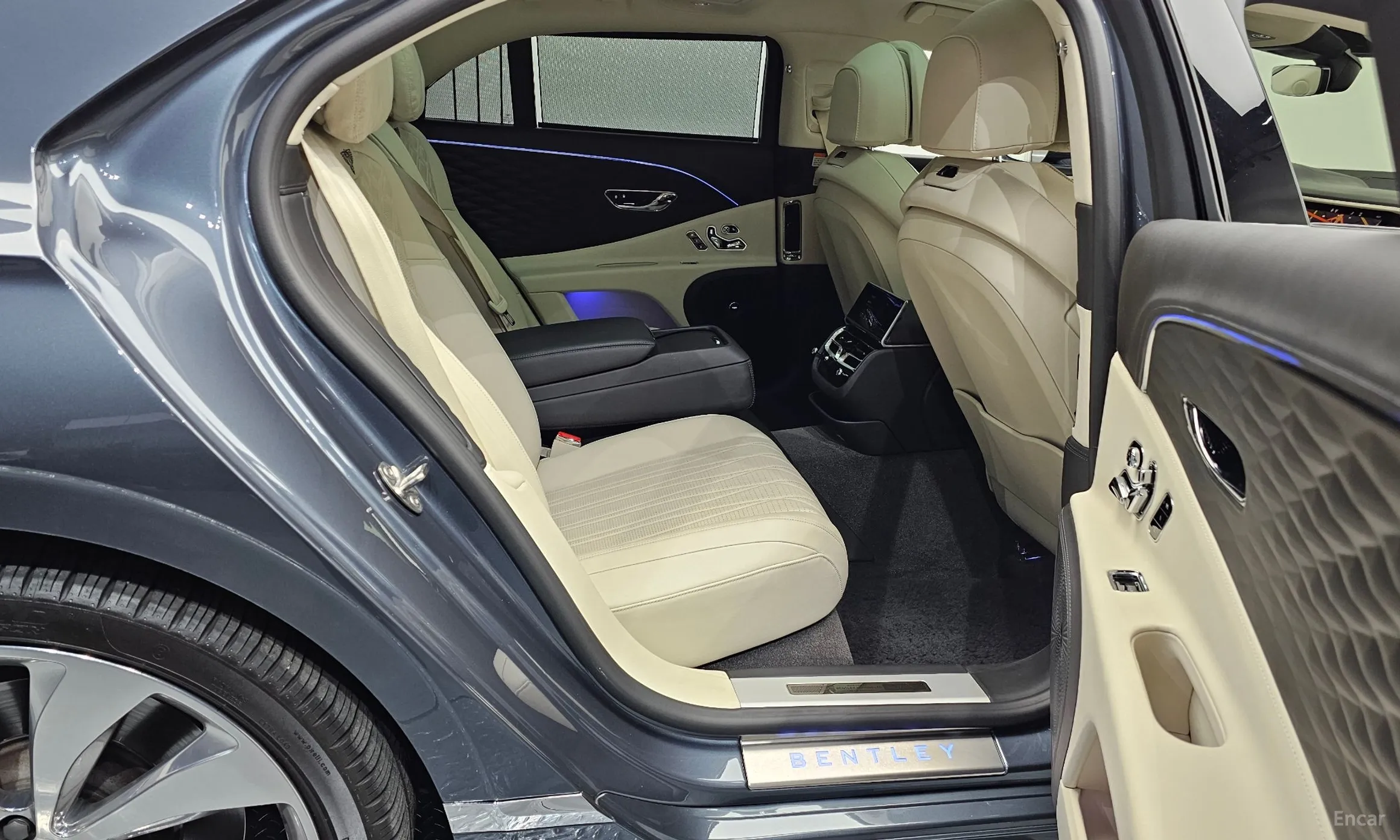 Bentley Flying Spur 3rd Generation превью 12