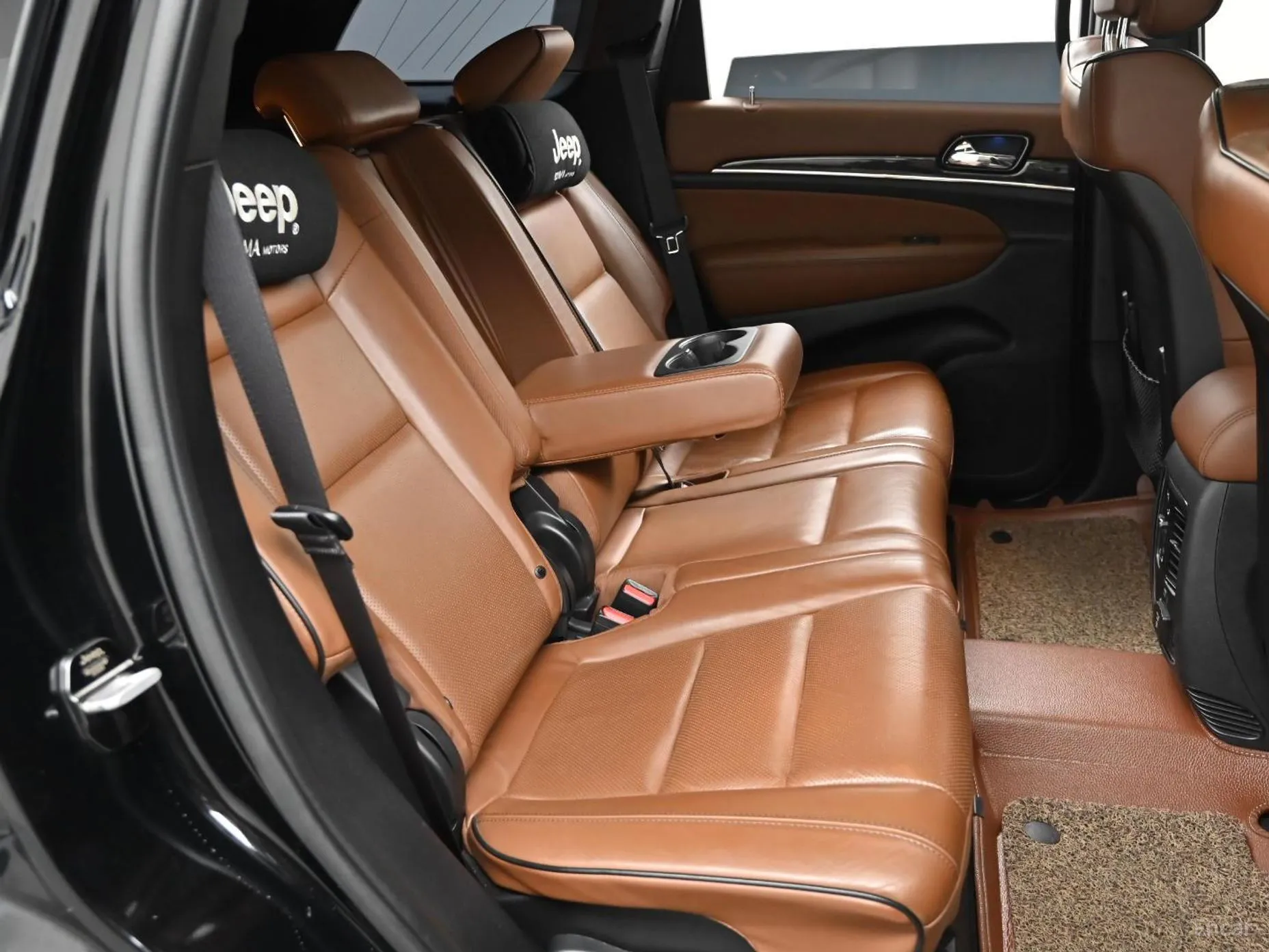Jeep Grand Cherokee превью 12