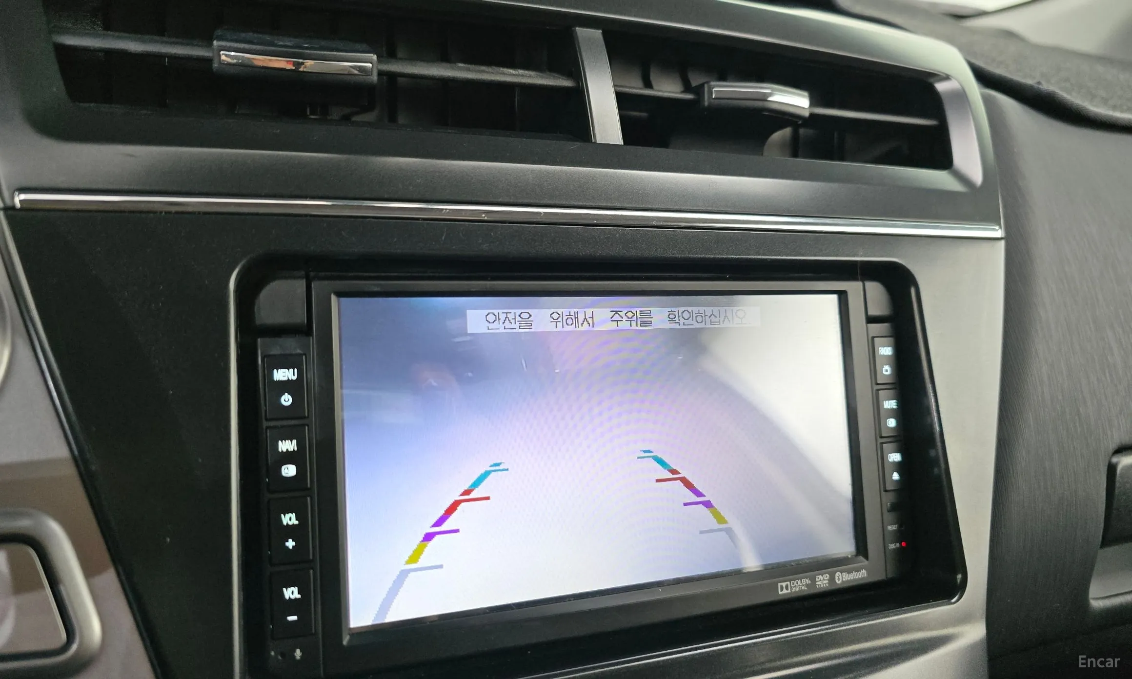 Toyota Prius V превью 14