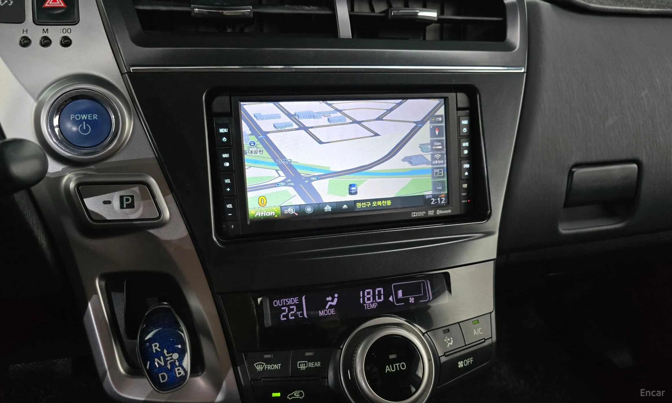 Toyota Prius V превью 15