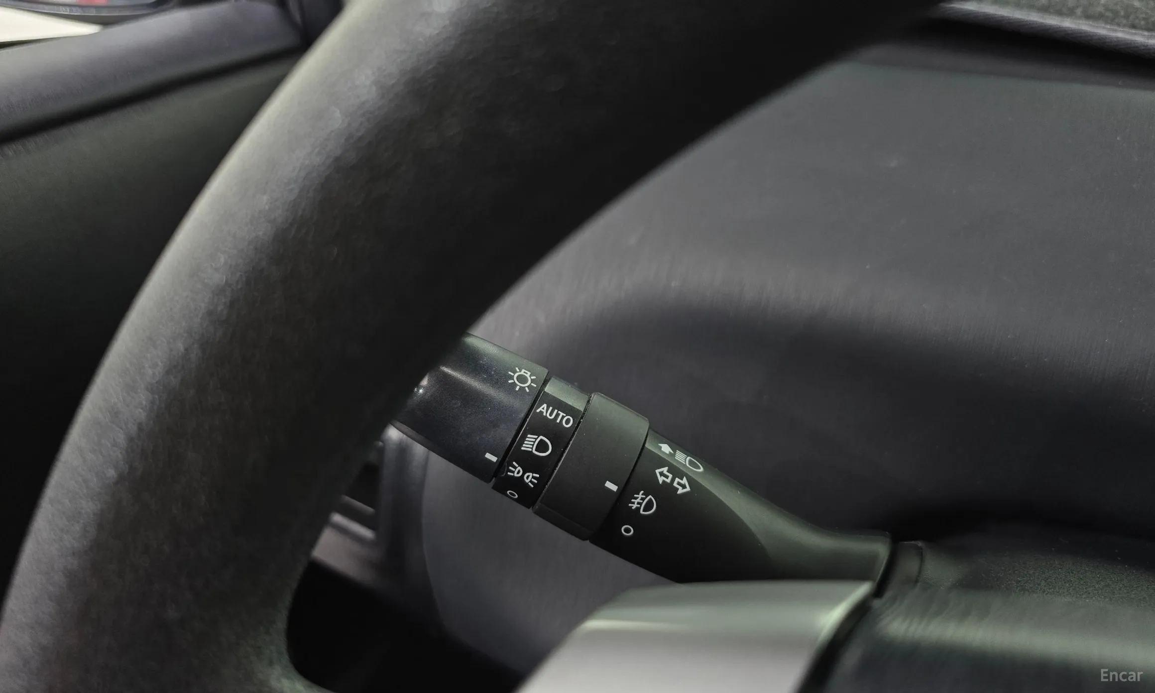Toyota Prius V превью 20