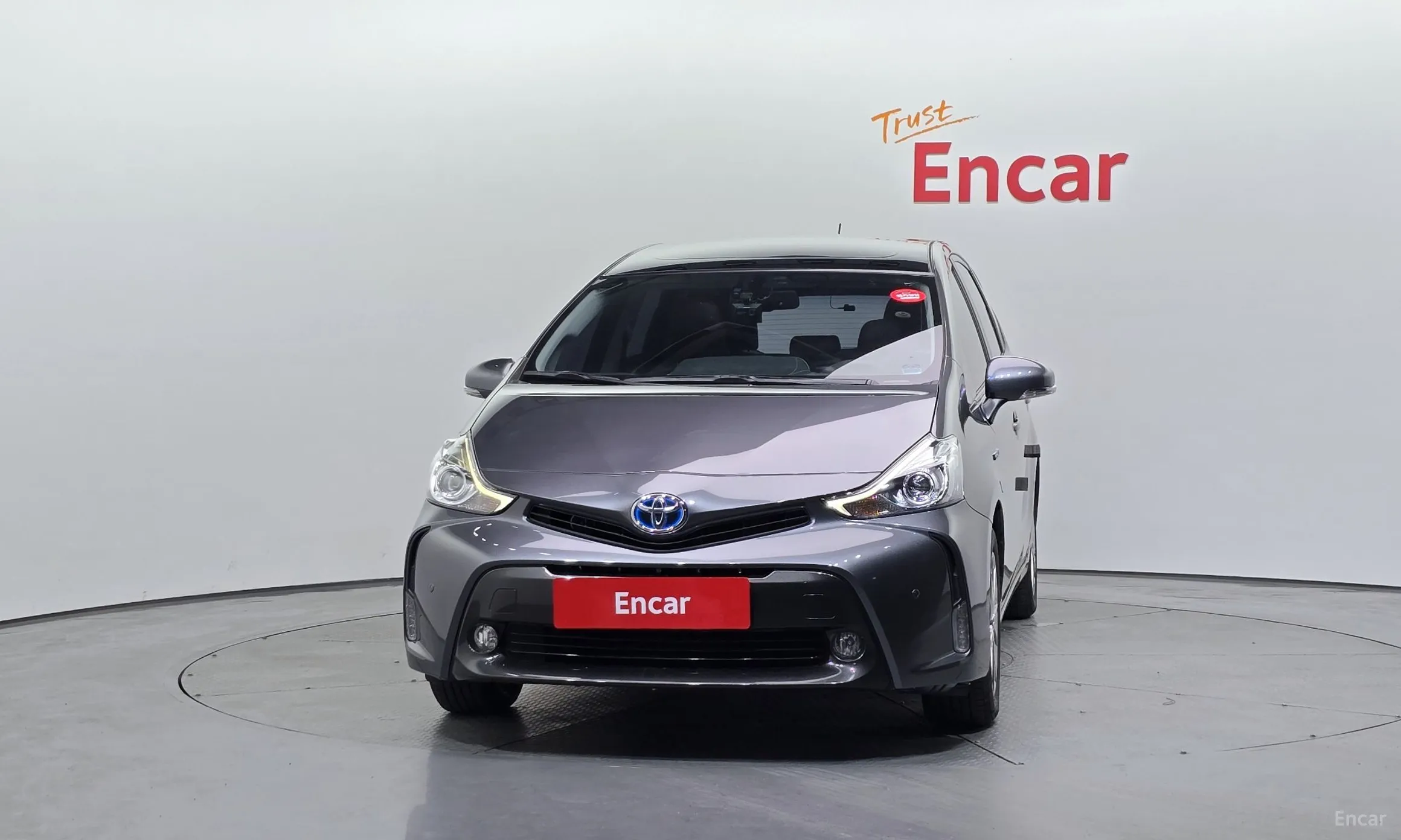 Toyota Prius V превью 3