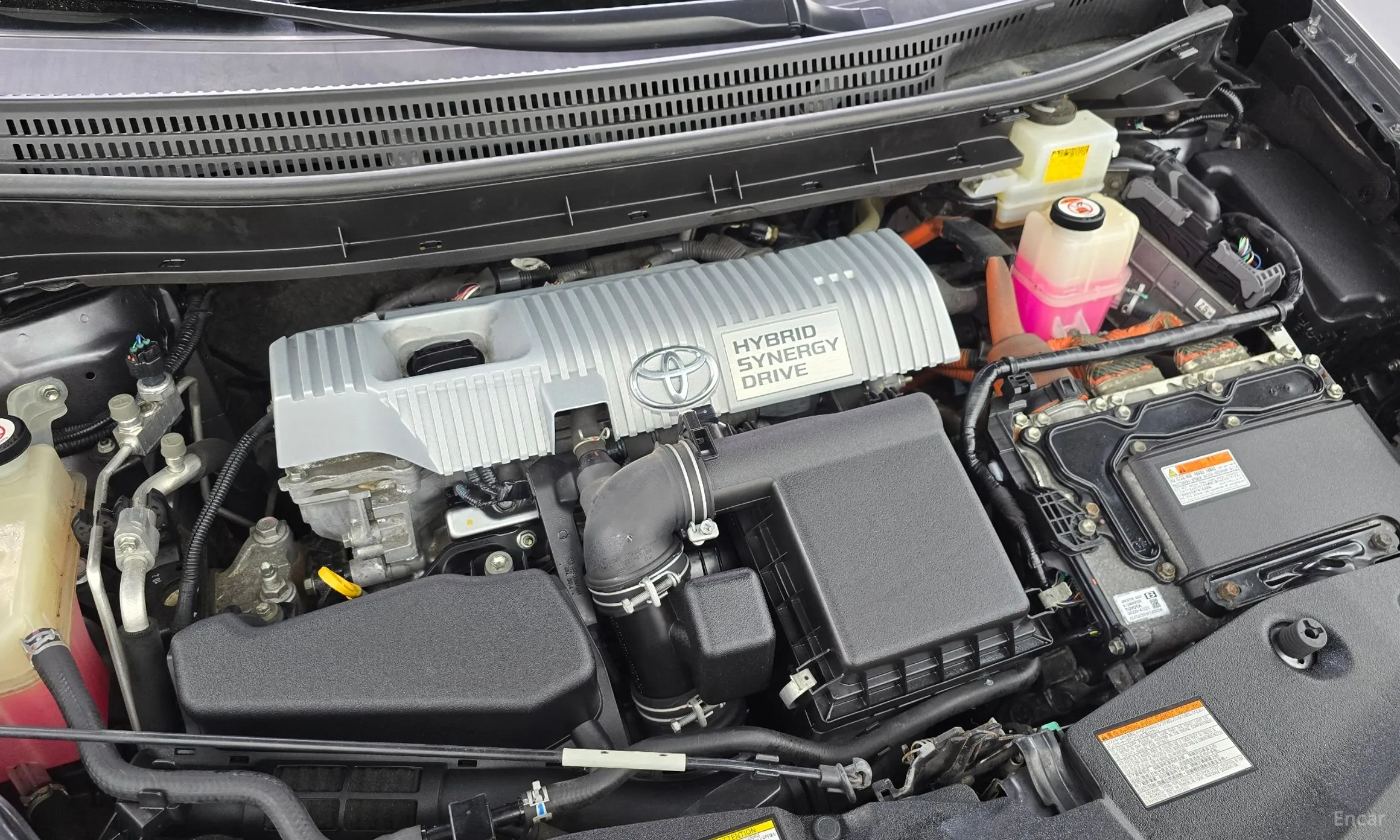 Toyota Prius V превью 6