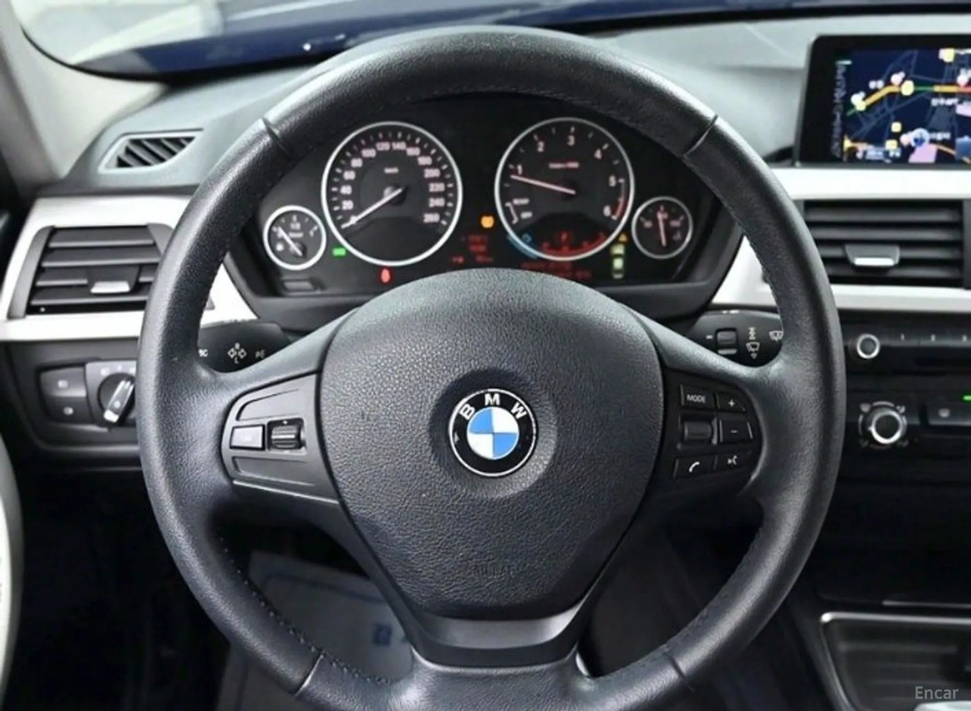 BMW 3 Series (F30) превью 13