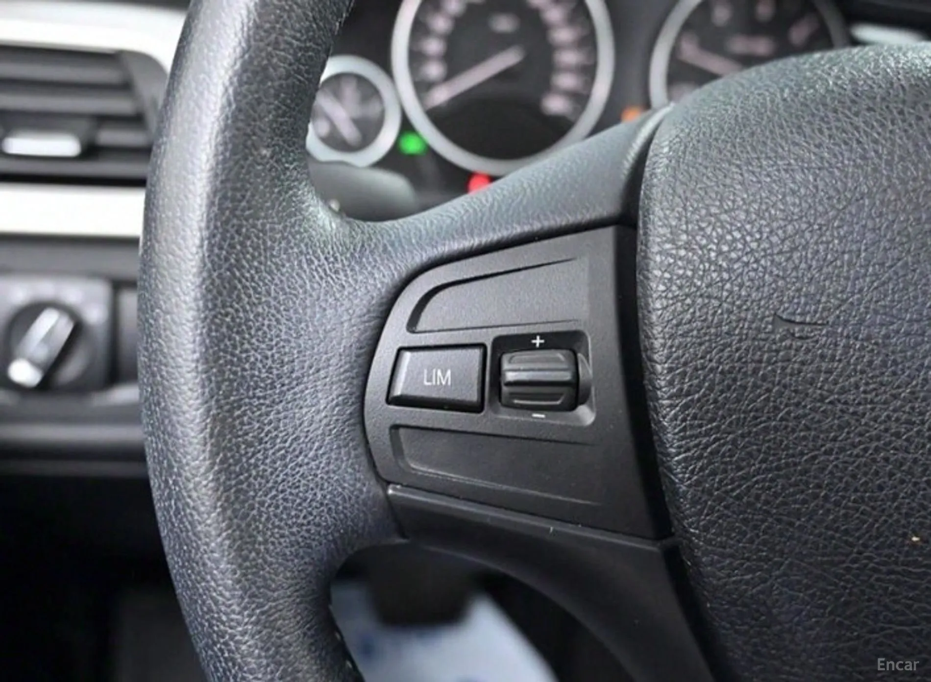 BMW 3 Series (F30) превью 16