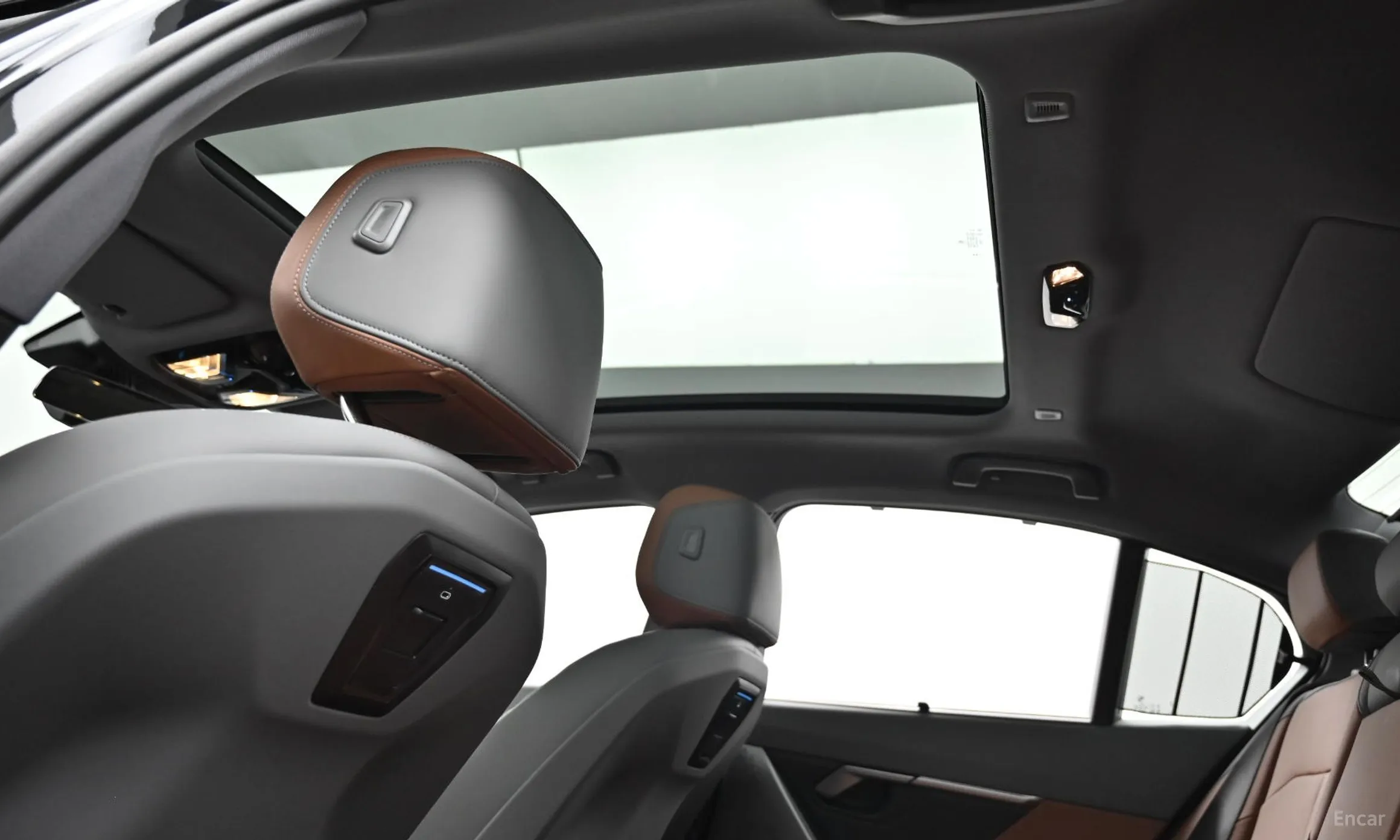 BMW 5 Series (G60) превью 19
