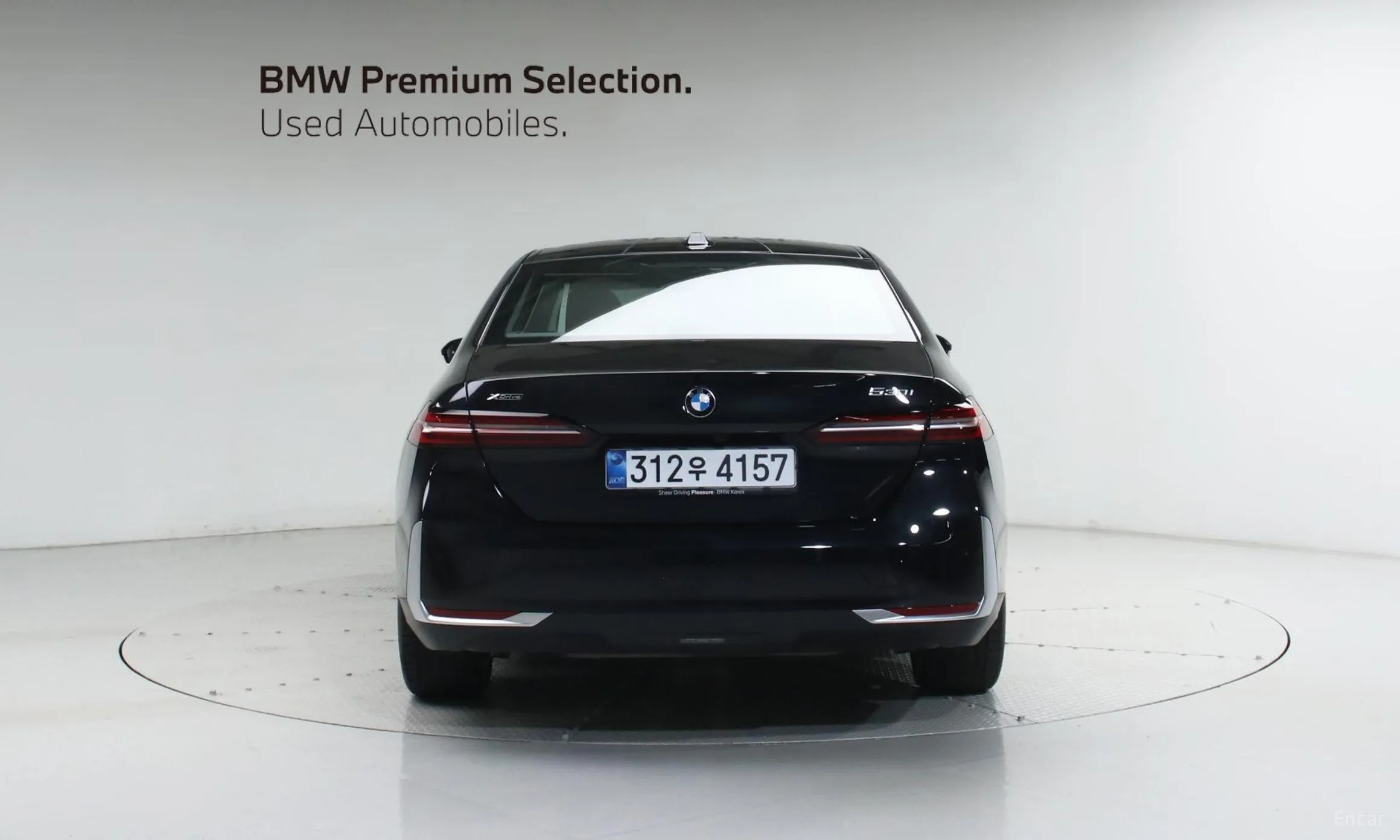 BMW 5 Series (G60) превью 4