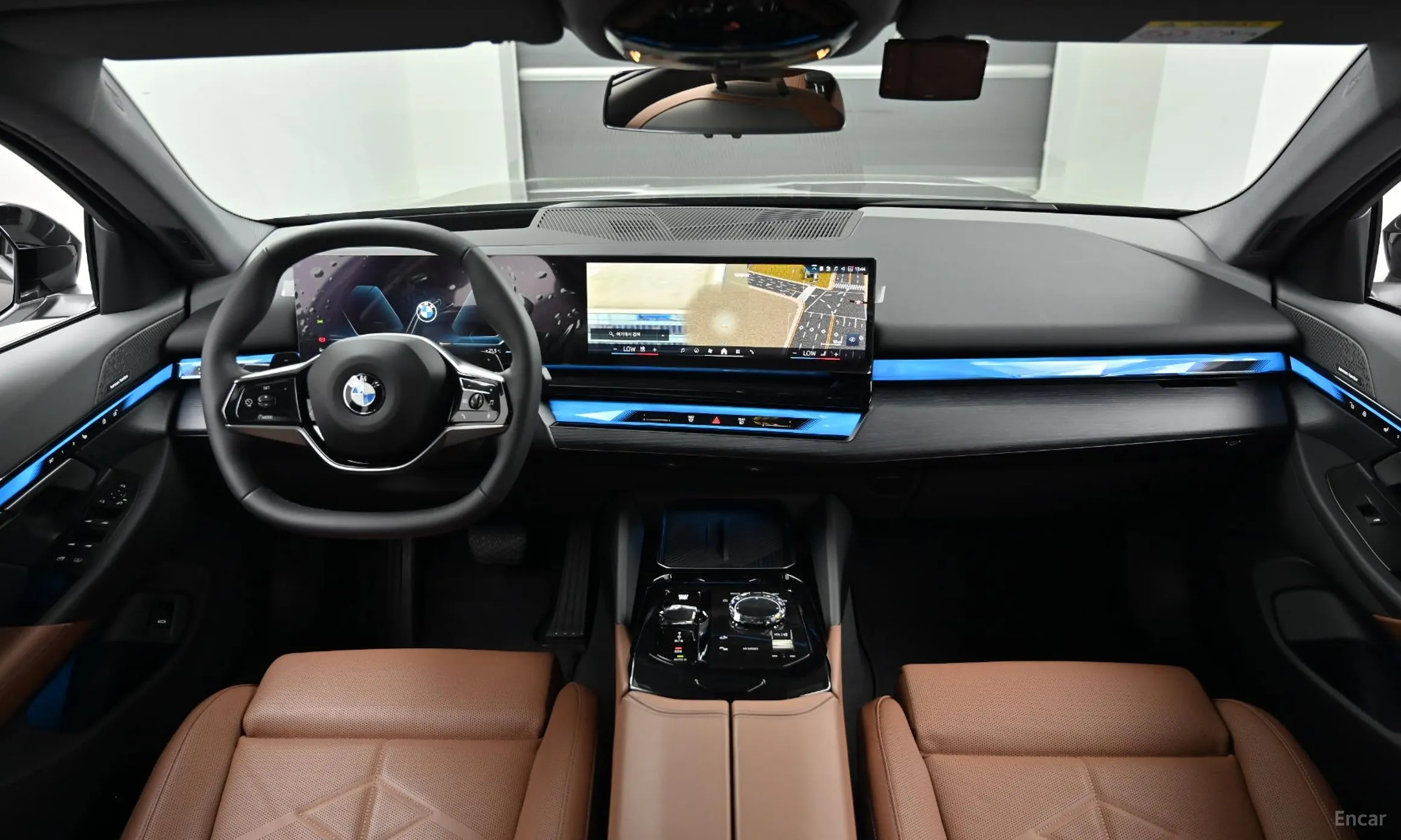 BMW 5 Series (G60) превью 7